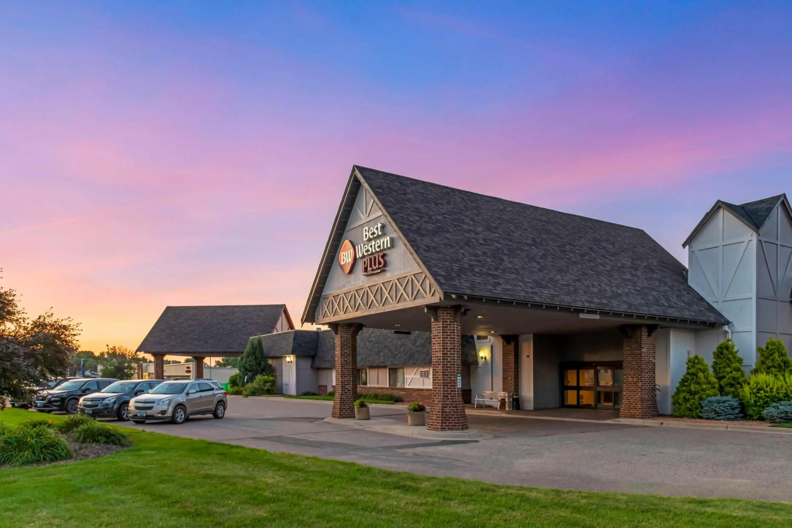 Property building in Best Western Plus New Ulm