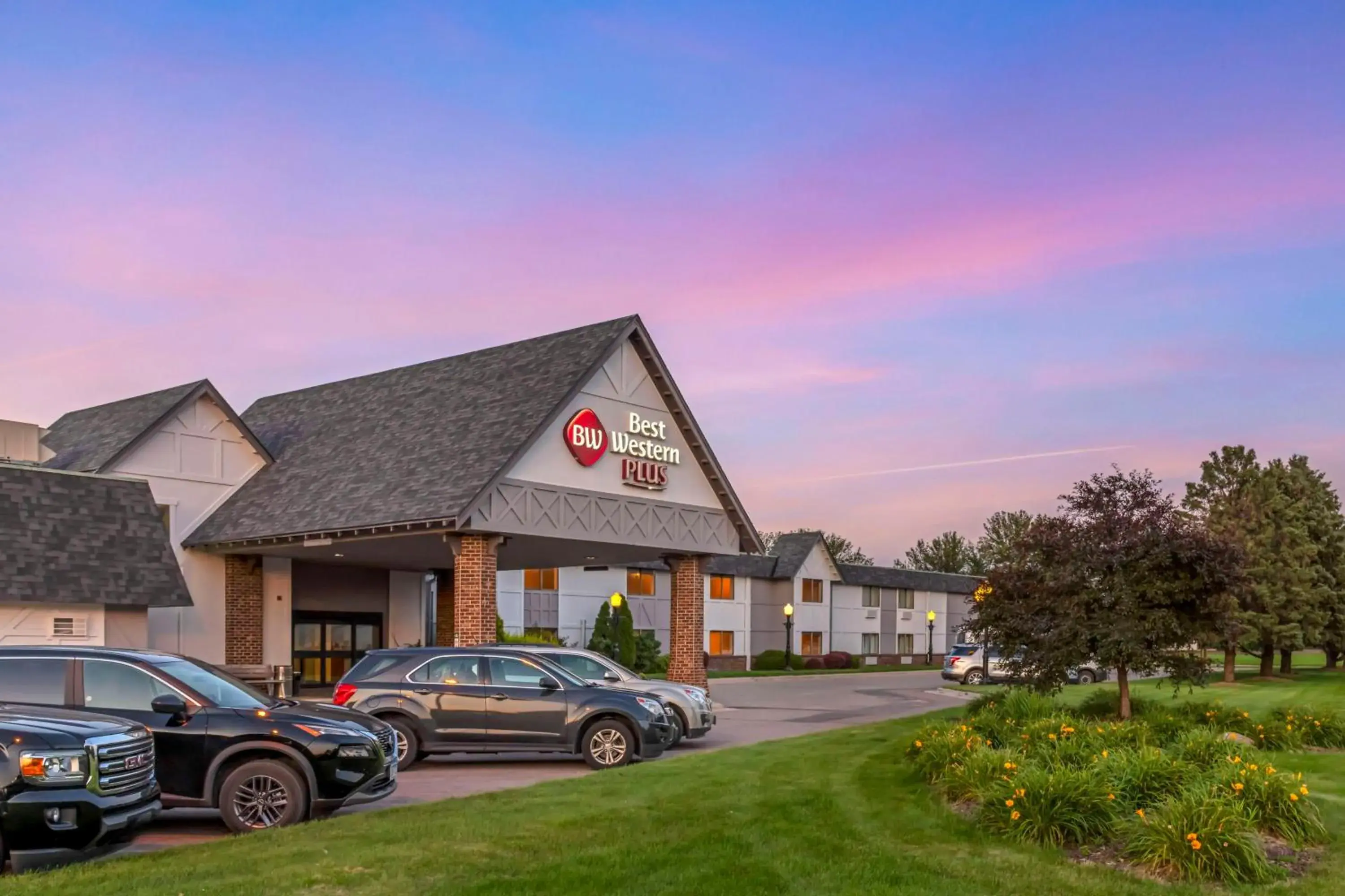 Property building in Best Western Plus New Ulm Property building in Best Western Plus New Ulm