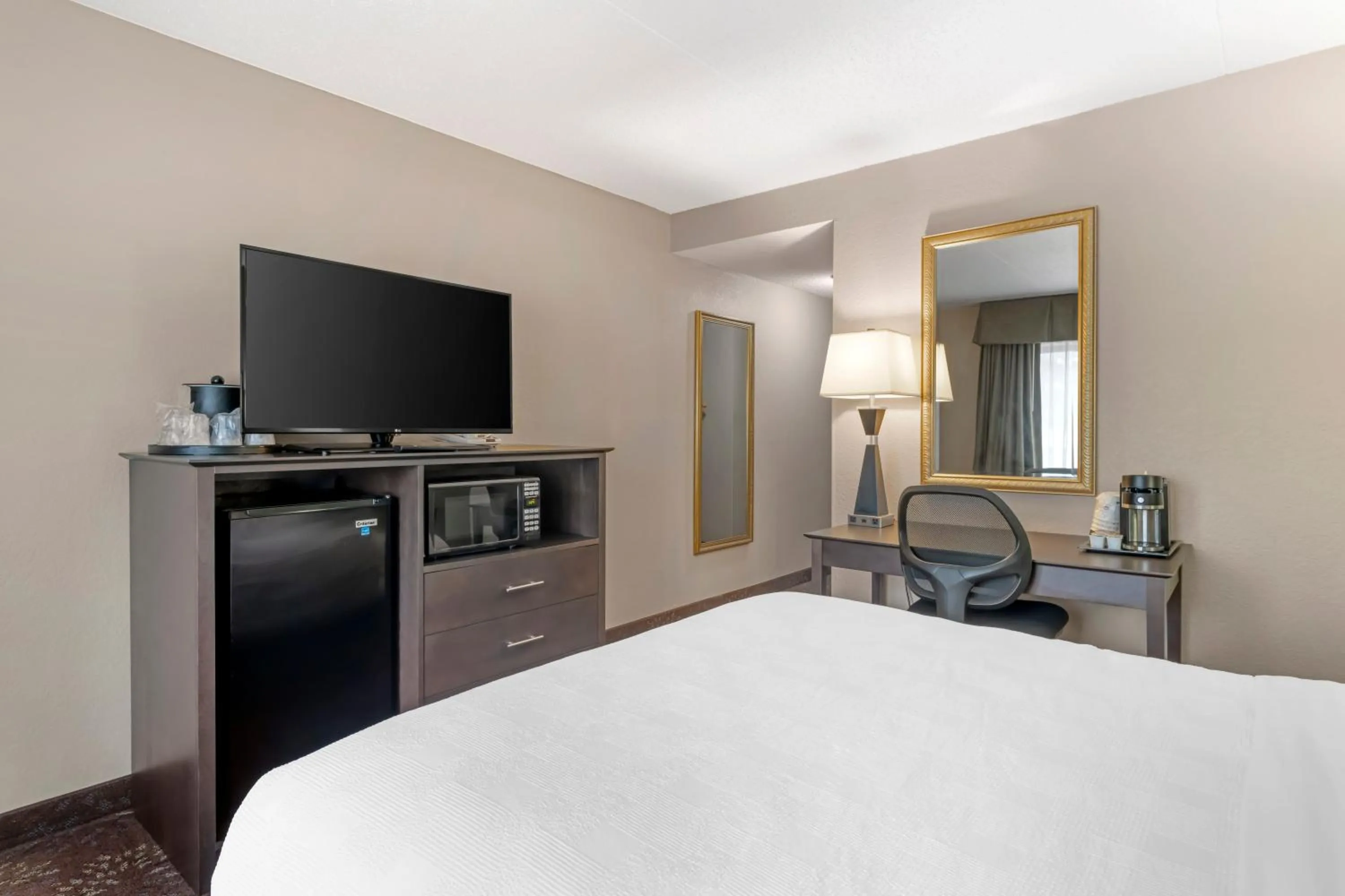 Bedroom, Bed in Best Western Plus New Ulm