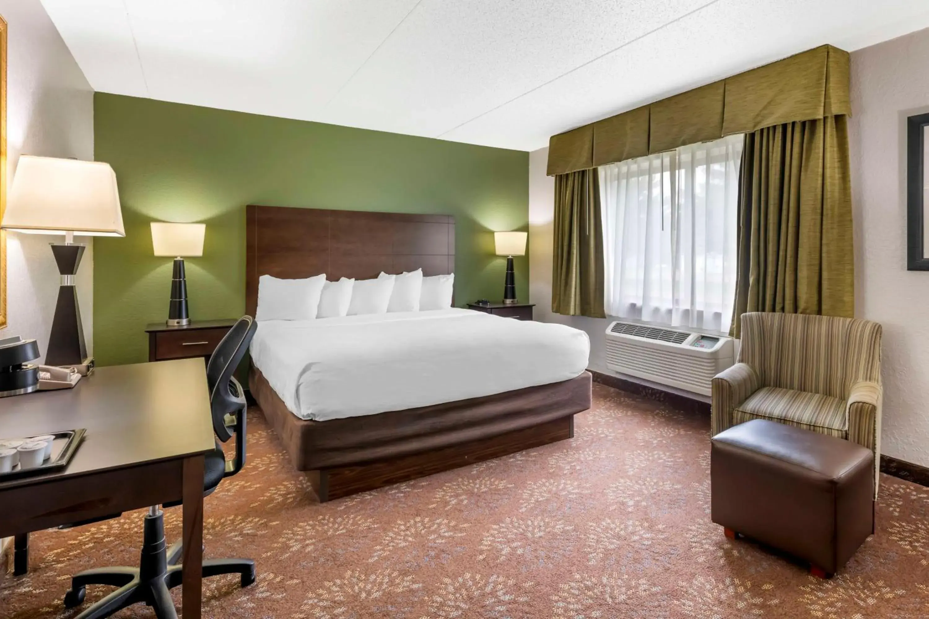 Bedroom, Bed in Best Western Plus New Ulm Bedroom, Bed in Best Western Plus New Ulm