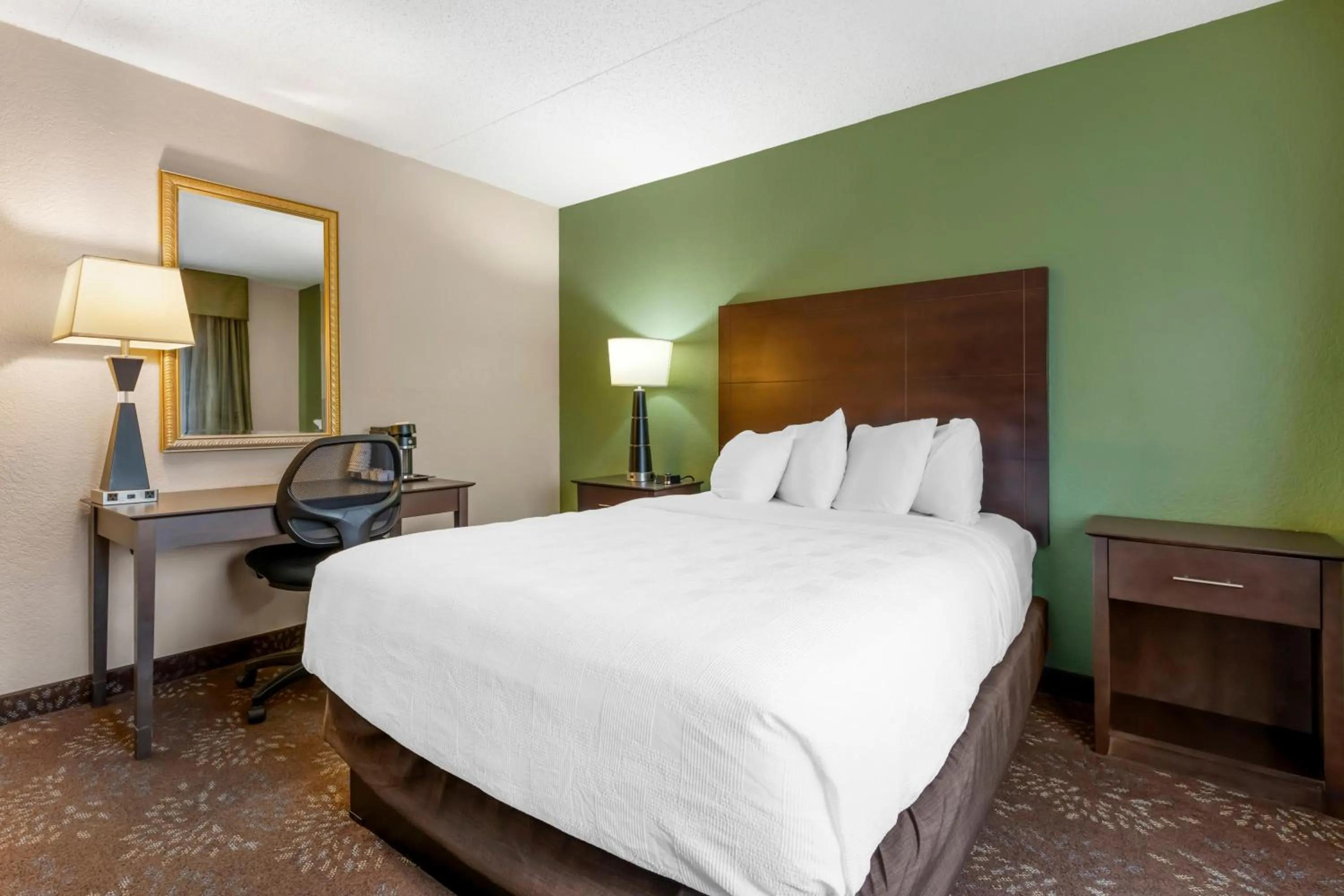 Bedroom, Bed in Best Western Plus New Ulm