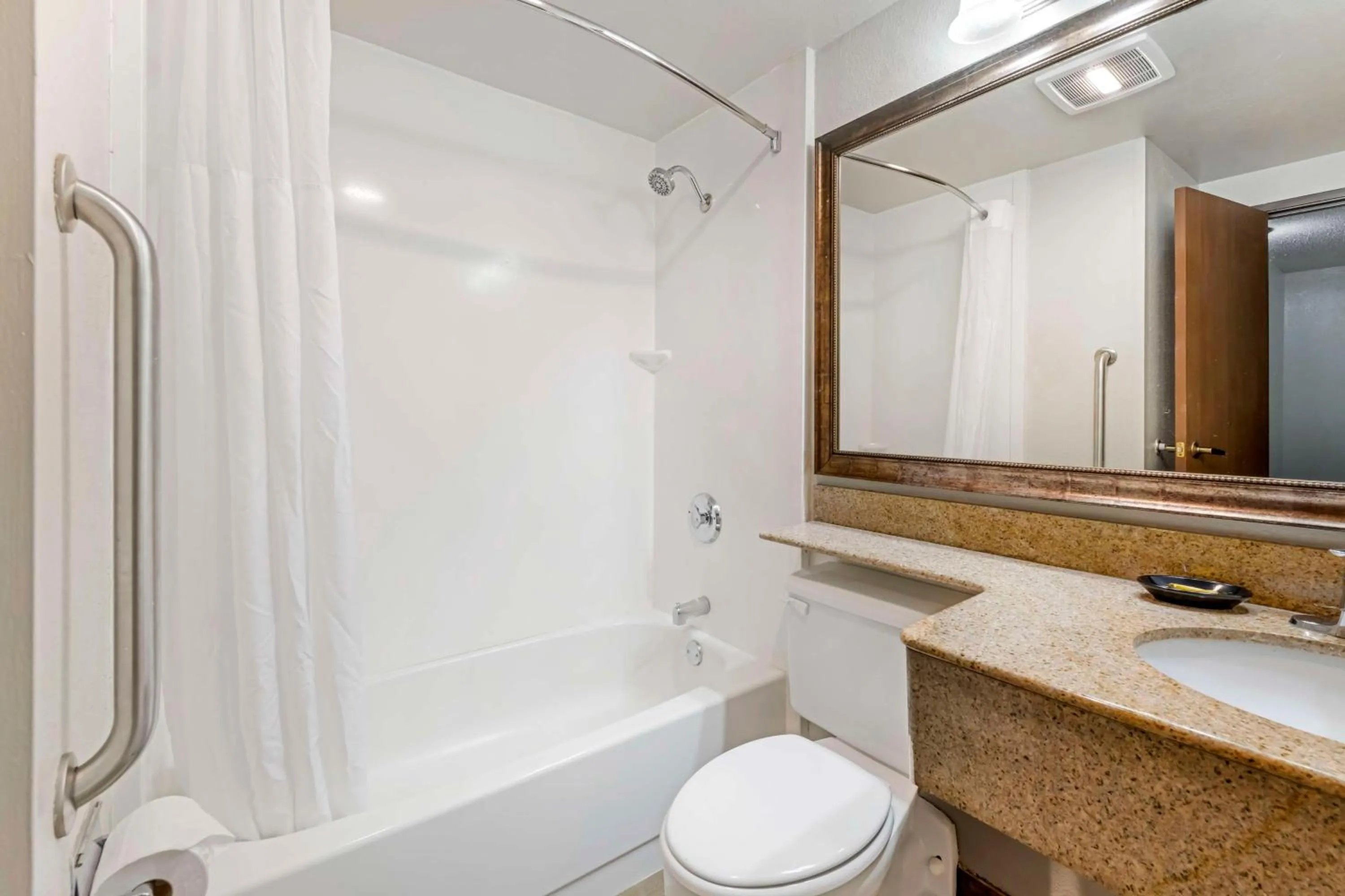 Bathroom in Best Western Plus New Ulm