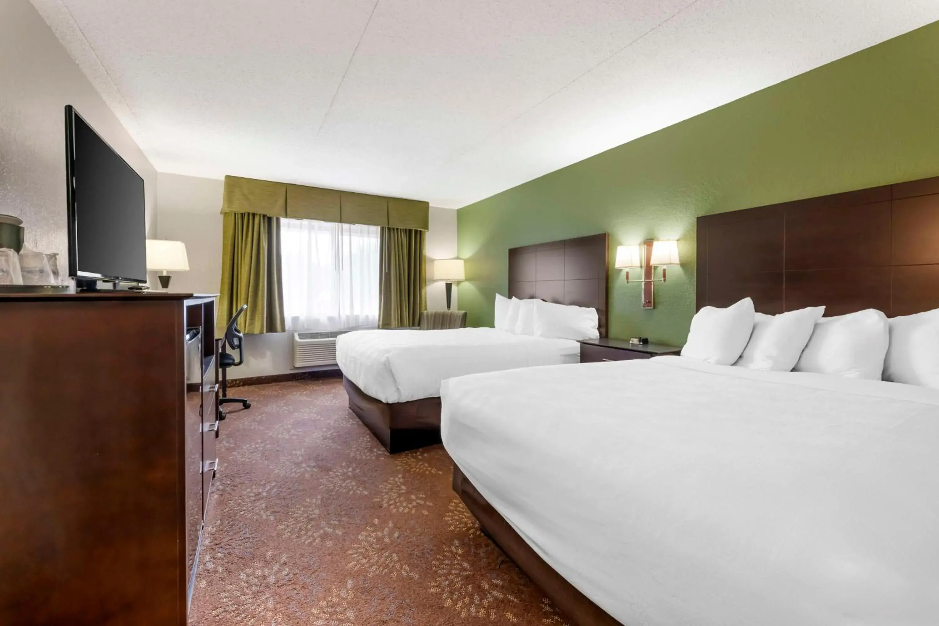 Bedroom, Bed in Best Western Plus New Ulm Bedroom, Bed in Best Western Plus New Ulm