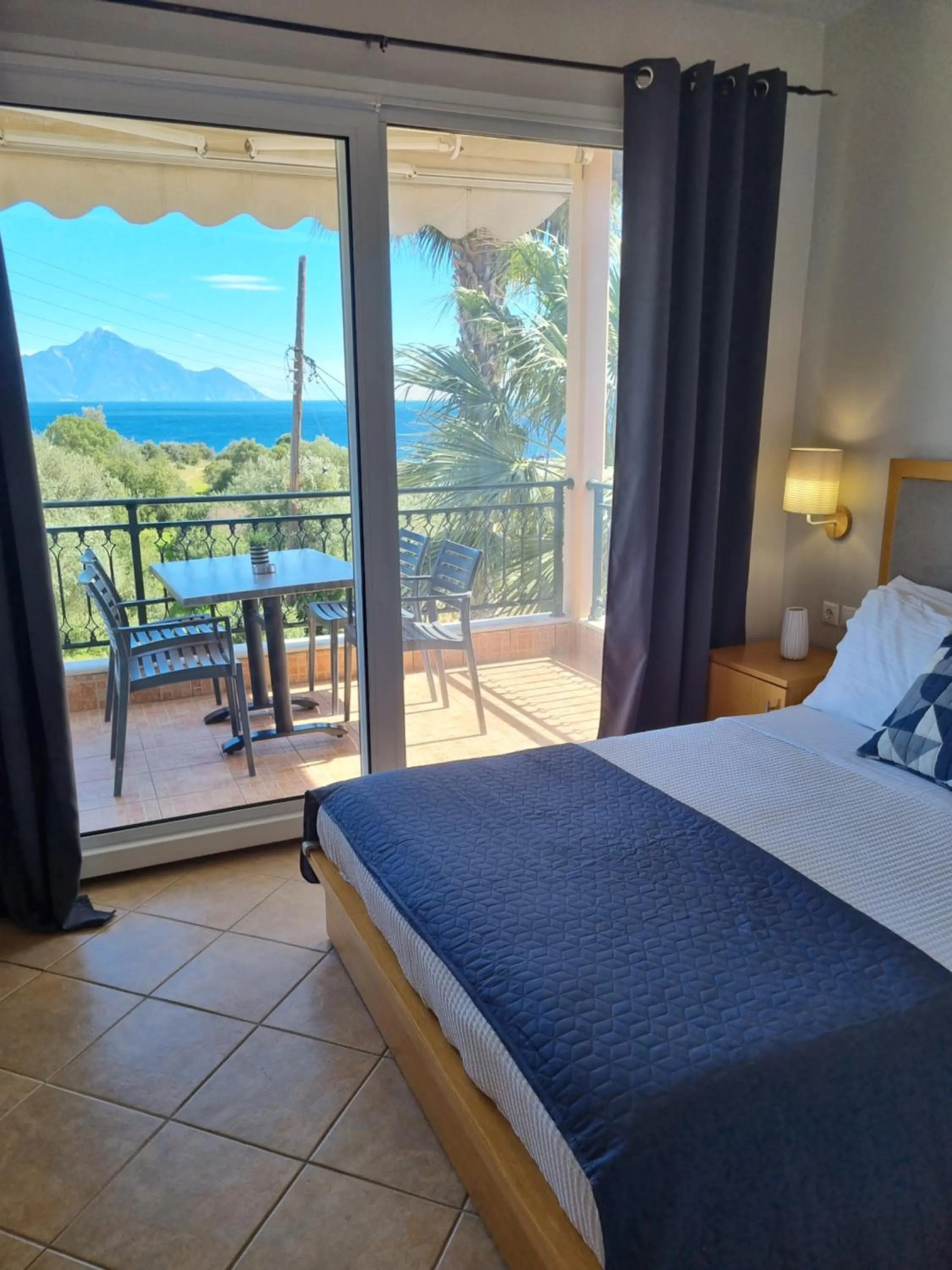 Bed in GreenHill Holiday Suites