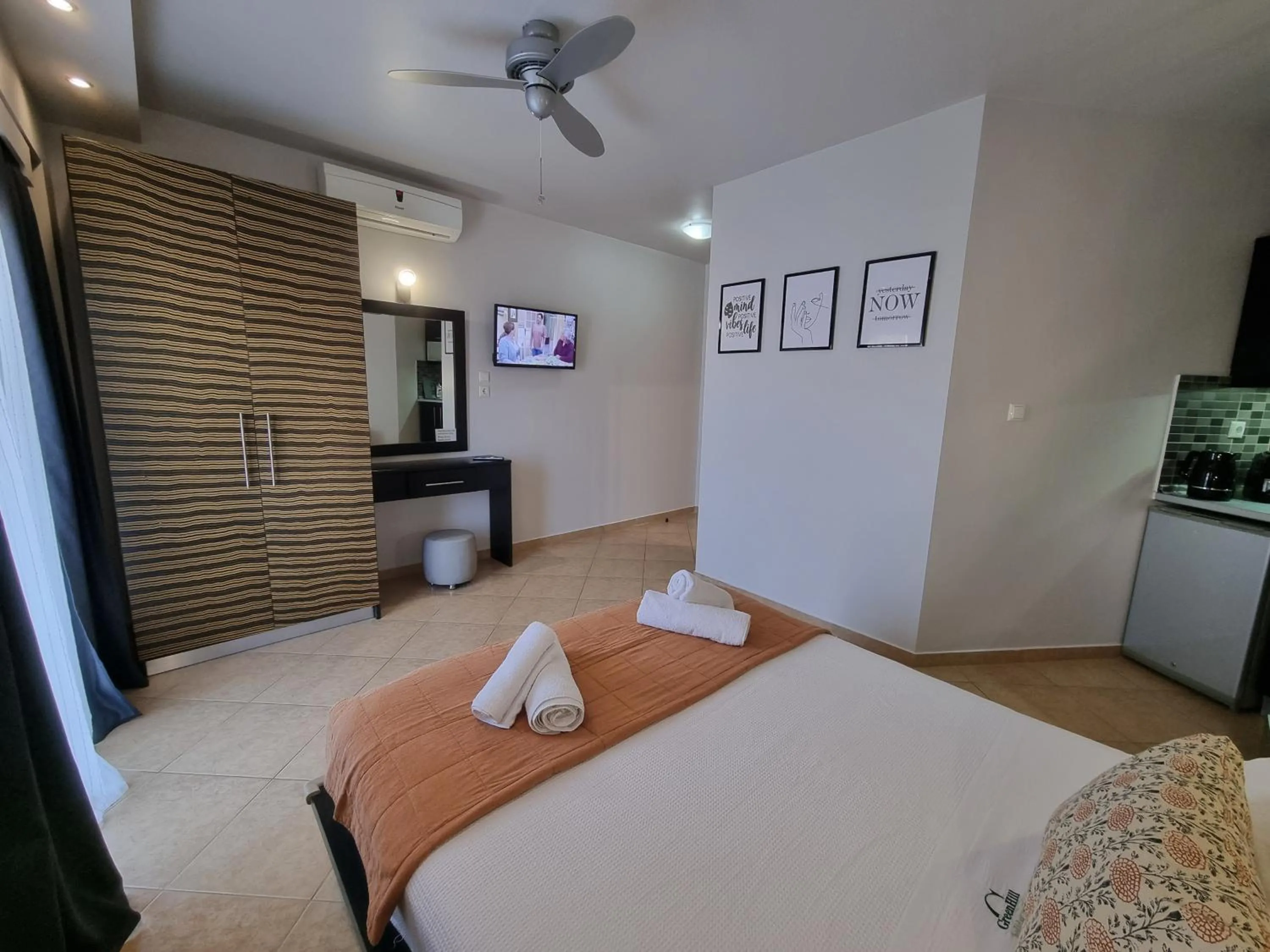 Bed in GreenHill Holiday Suites