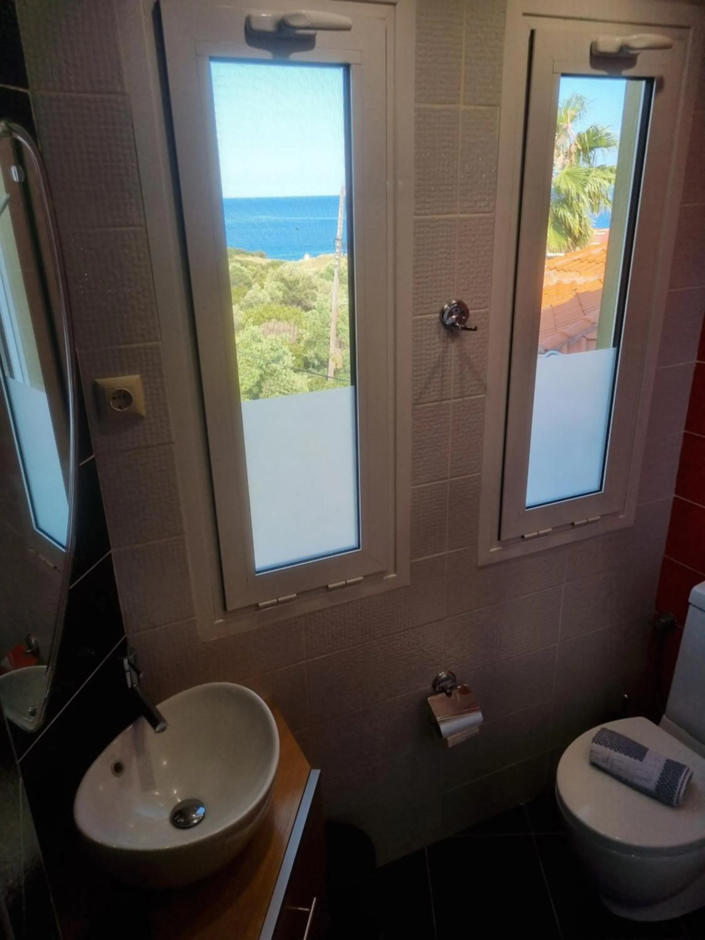 GreenHill Holiday Suites