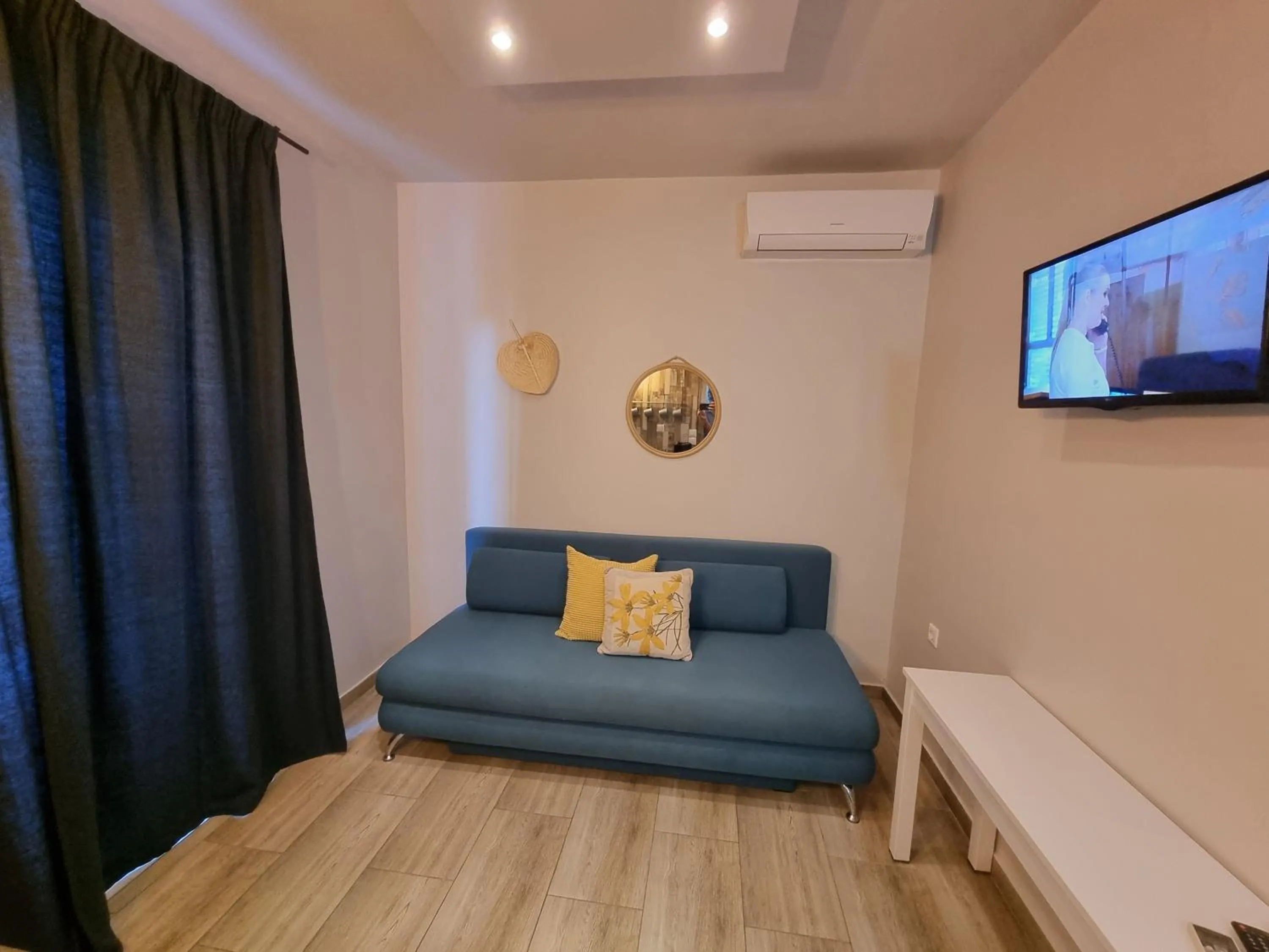GreenHill Holiday Suites