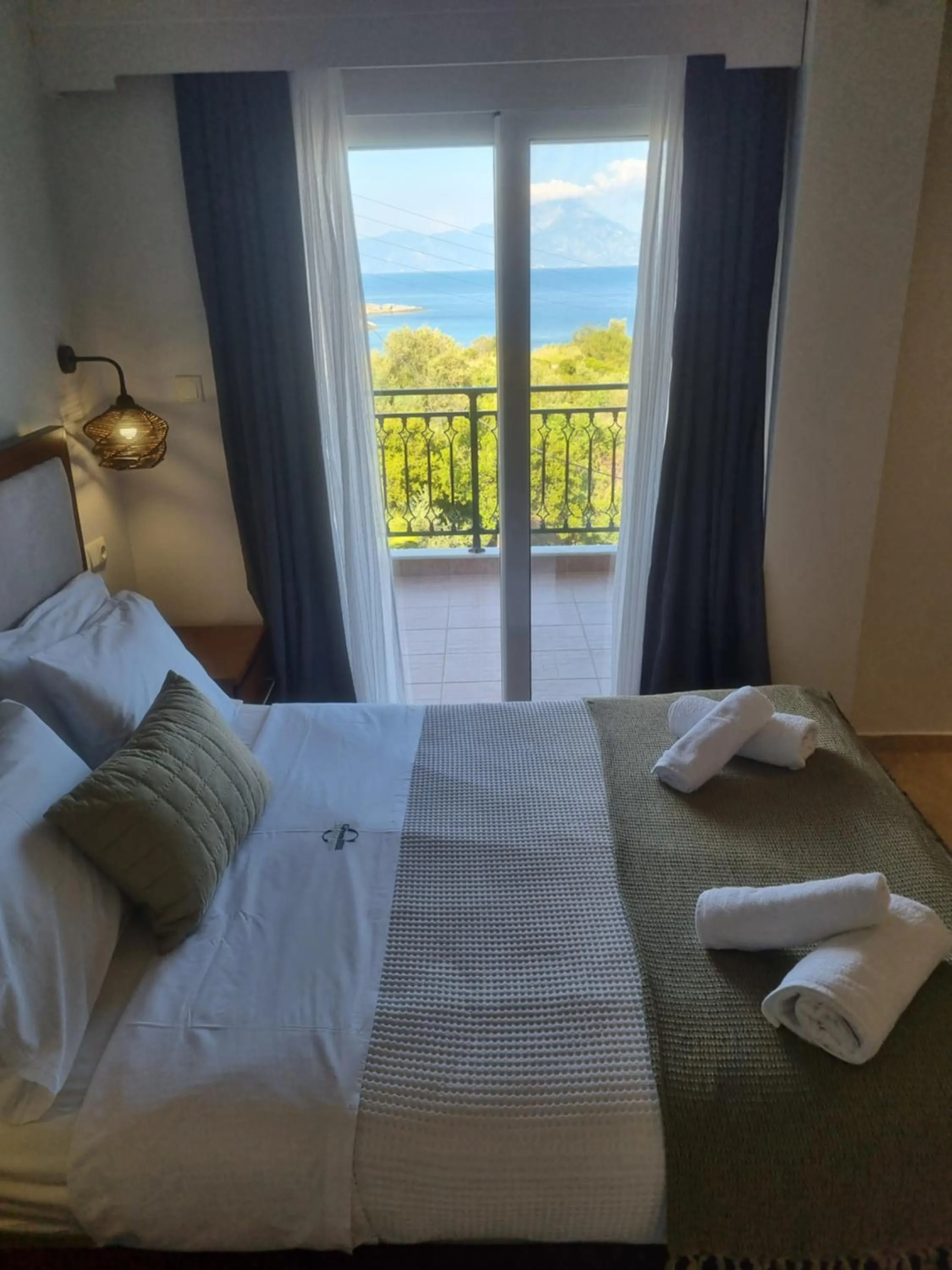 Bed in GreenHill Holiday Suites