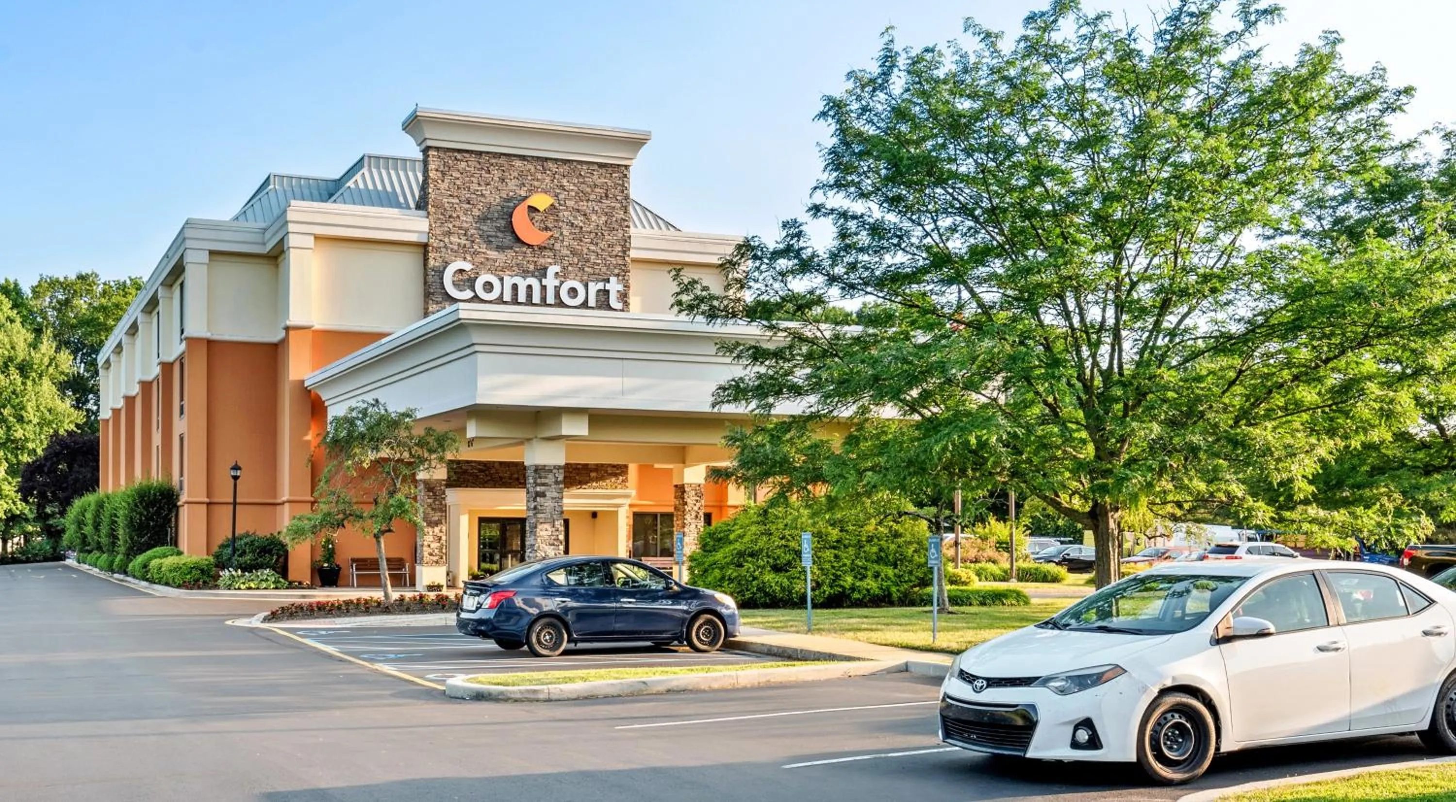 Property building in Comfort Inn & Suites Newark - Wilmington