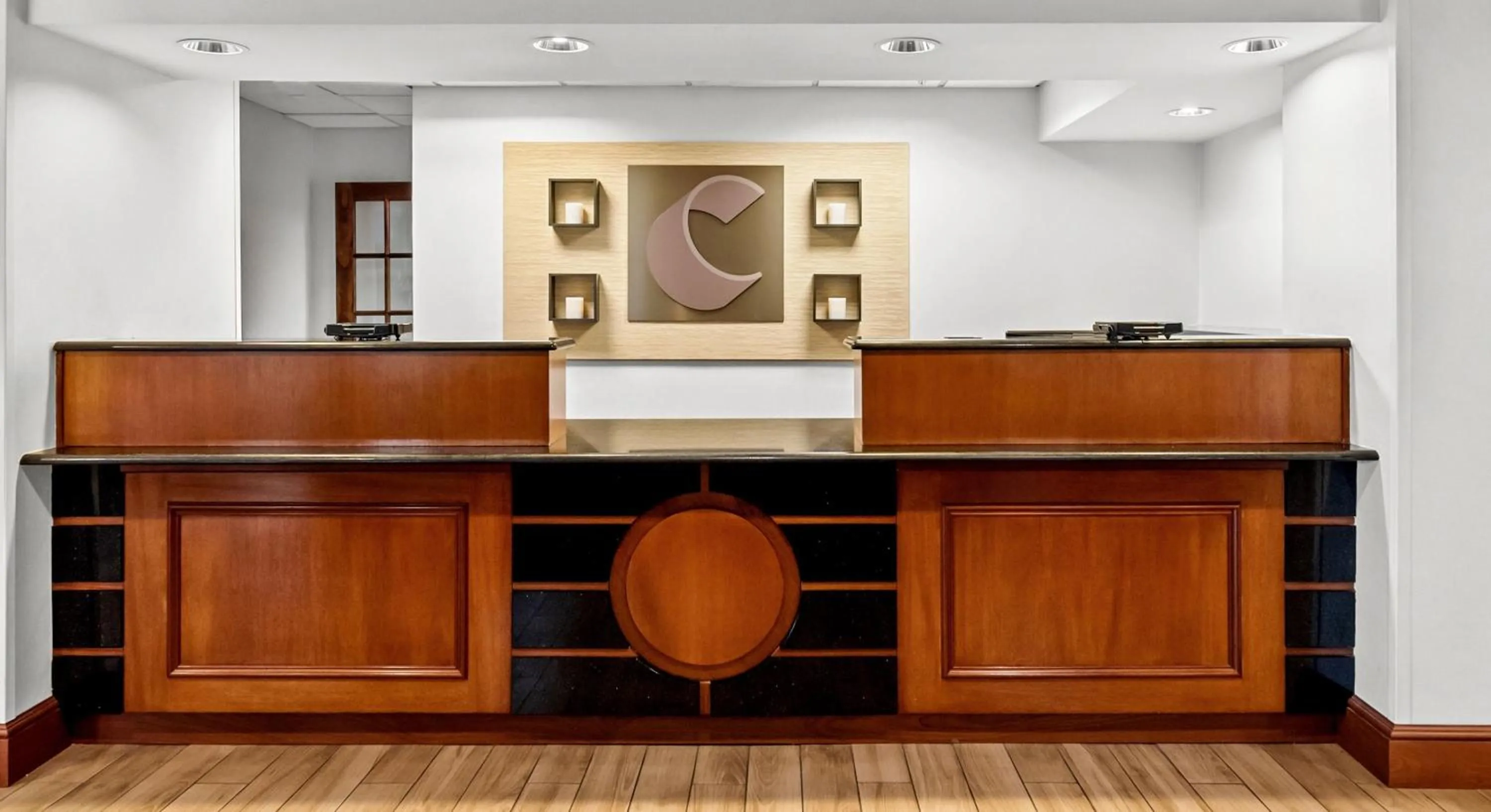 Property building in Comfort Inn & Suites Newark - Wilmington