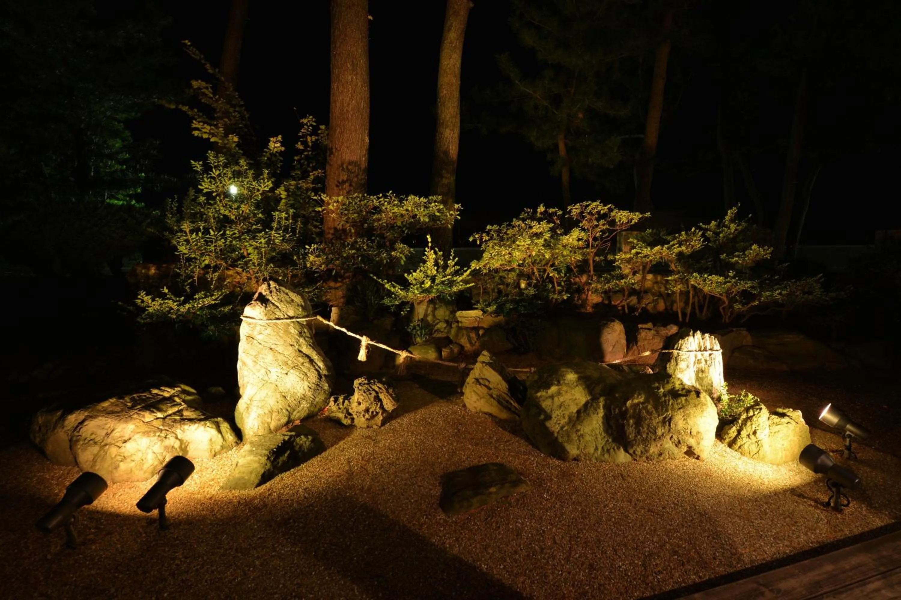 Area and facilities in Hamachiyokan