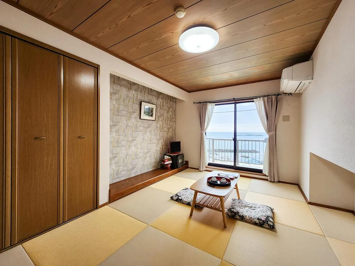 Photo of the whole room in Nanauraso