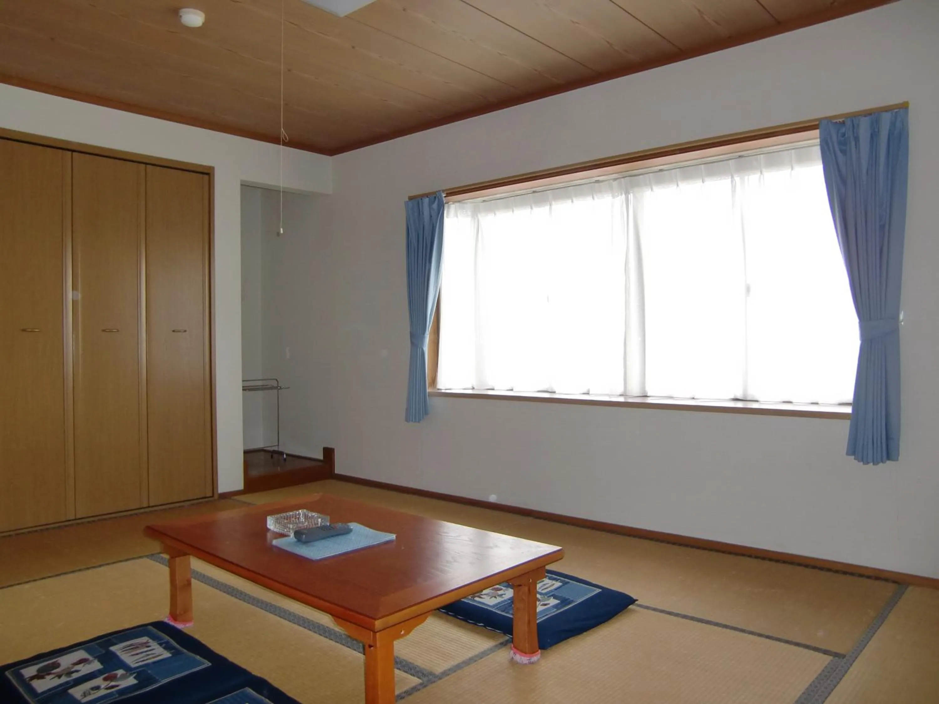 Photo of the whole room in Nanauraso