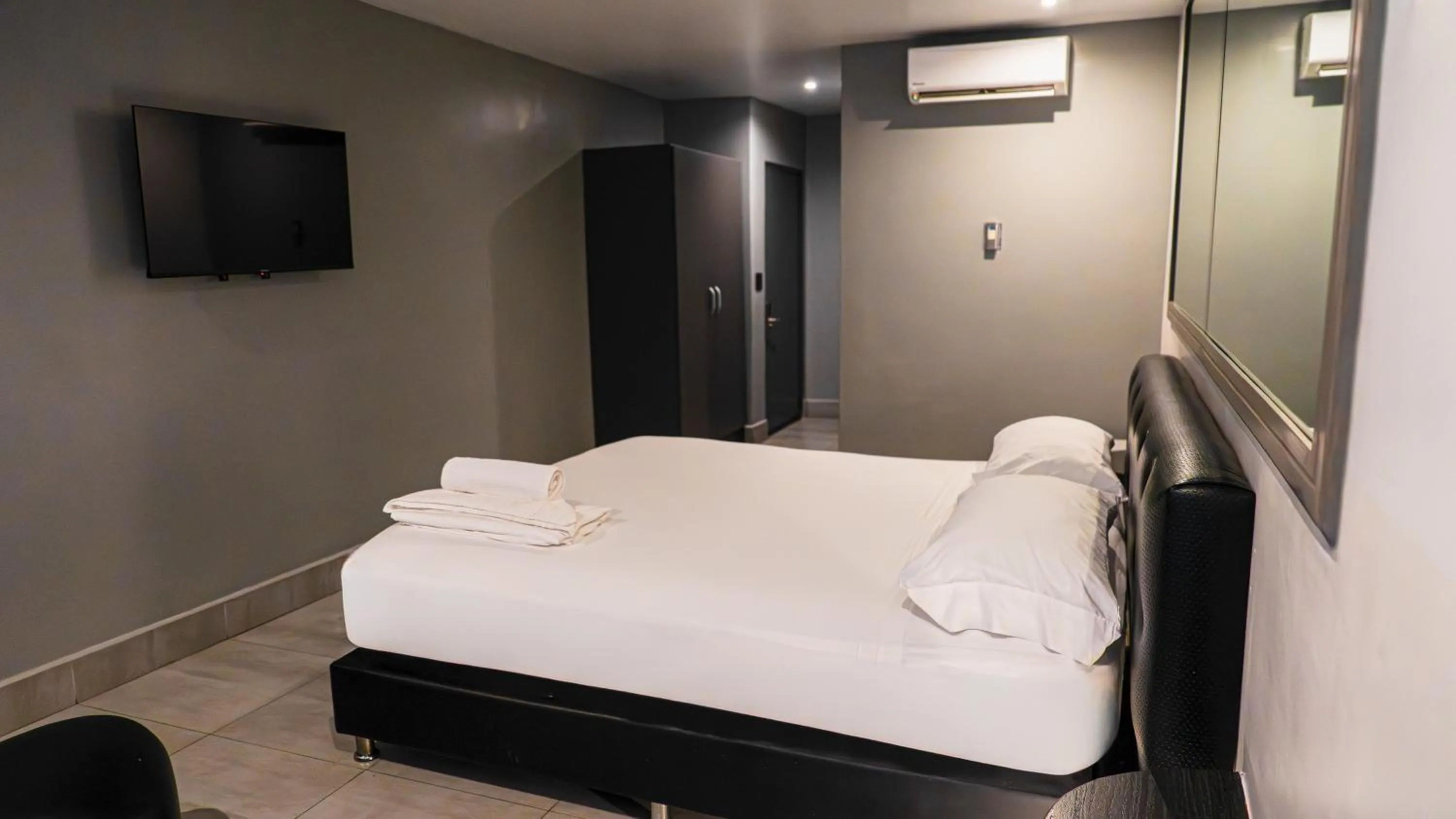 Photo of the whole room, Bed in Residencial & Hotel Palazzo