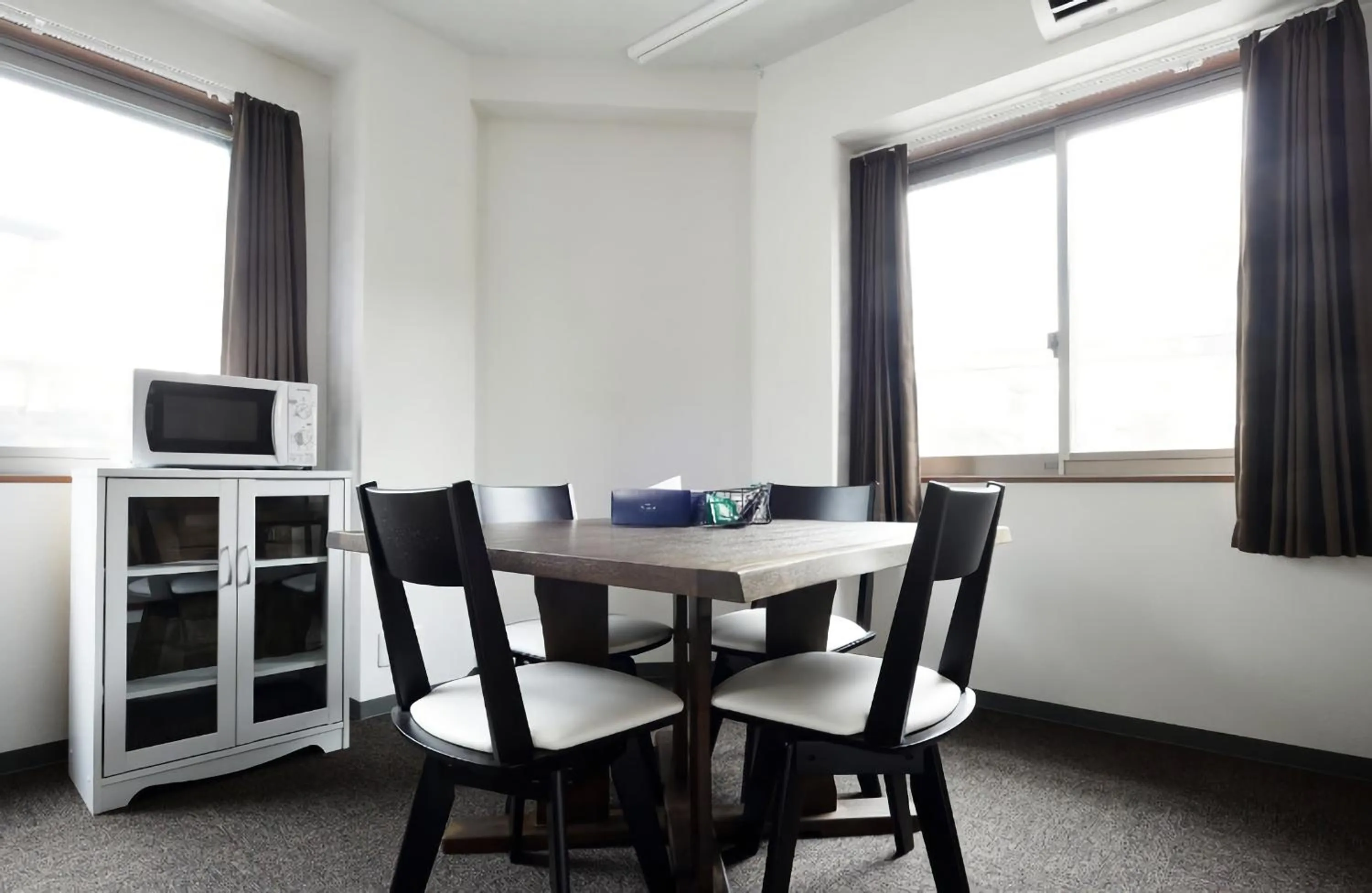 Dining area in The Wonder At Stay-Tengachaya-