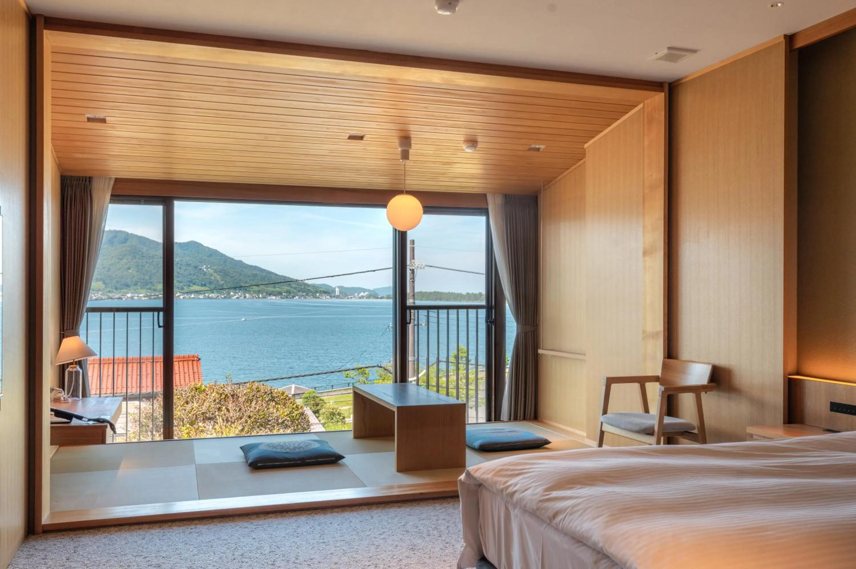 View (from property/room), Bed in Hotel Kitanoya