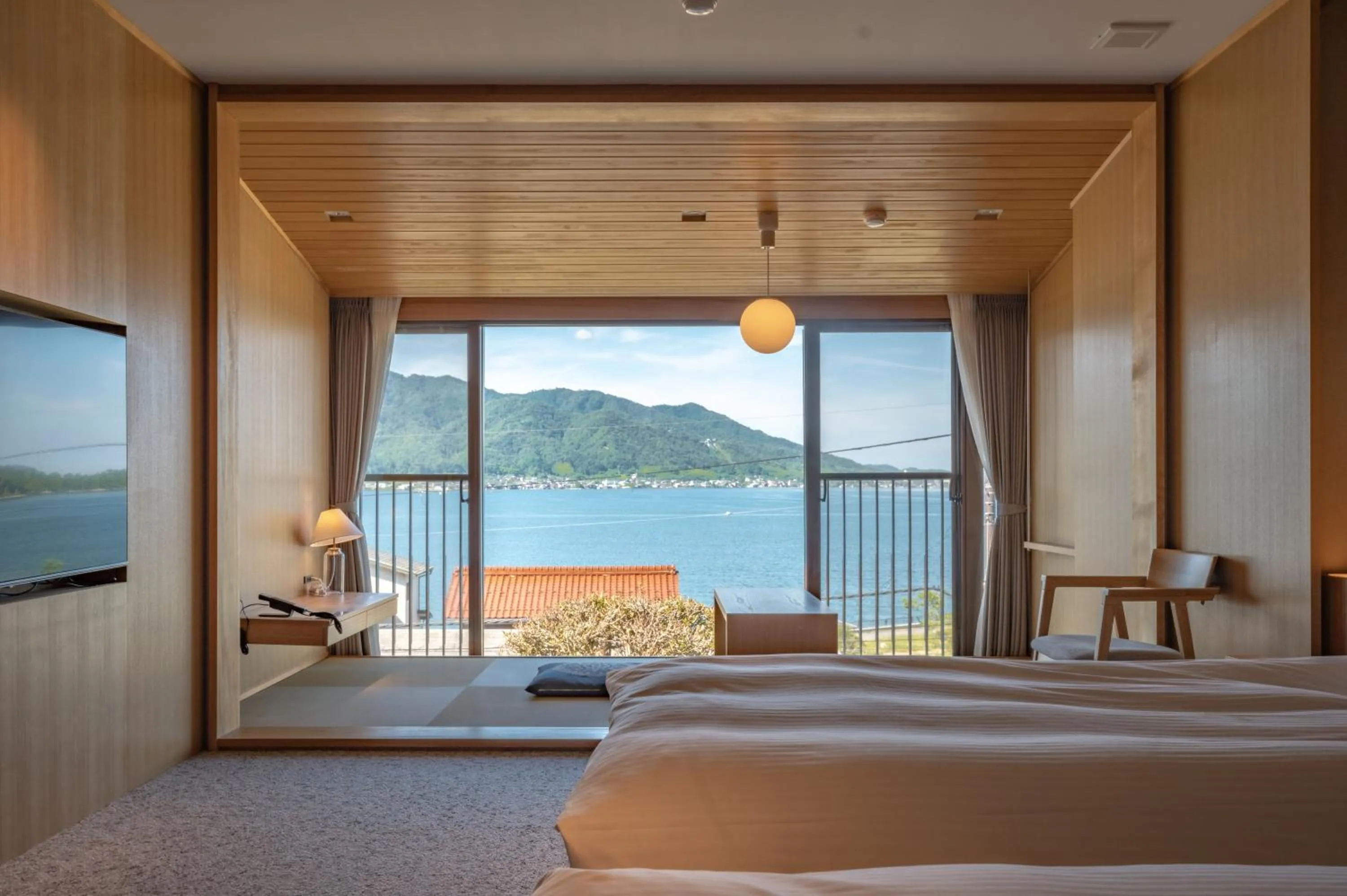 View (from property/room), Bed in Hotel Kitanoya