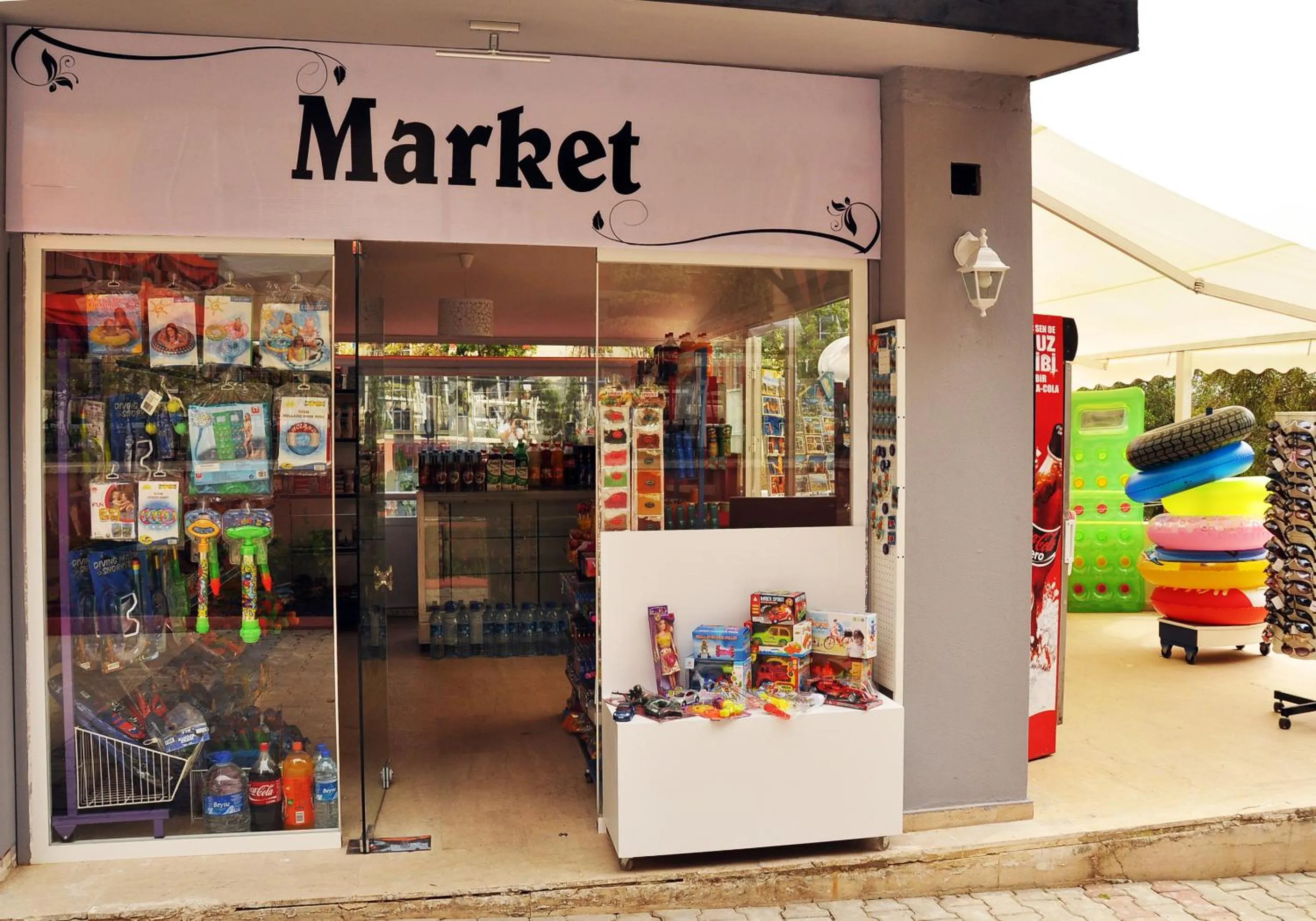 On-site shops in Ark Apart and Suite Hotel