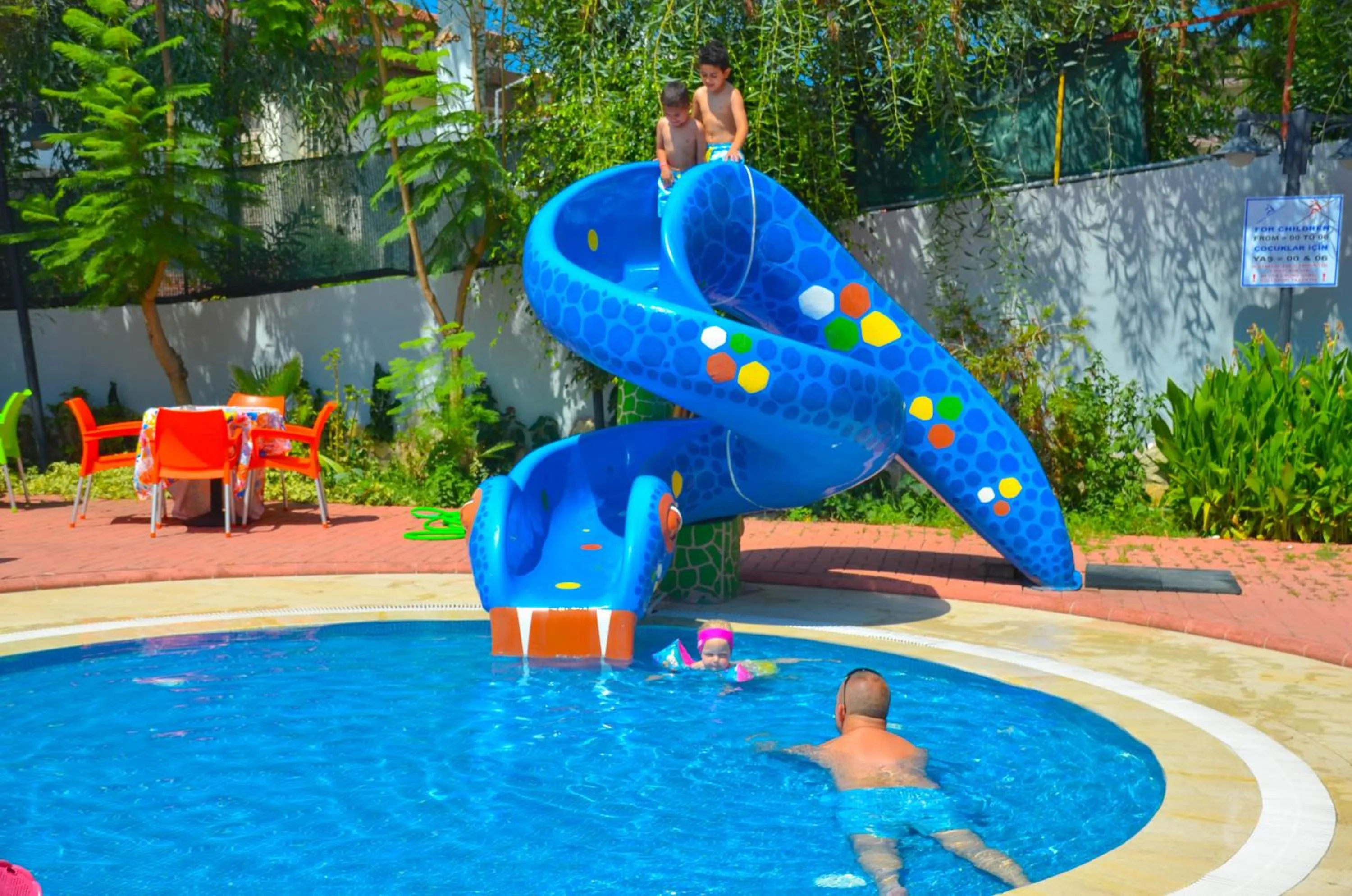 Summer in Ark Apart and Suite Hotel