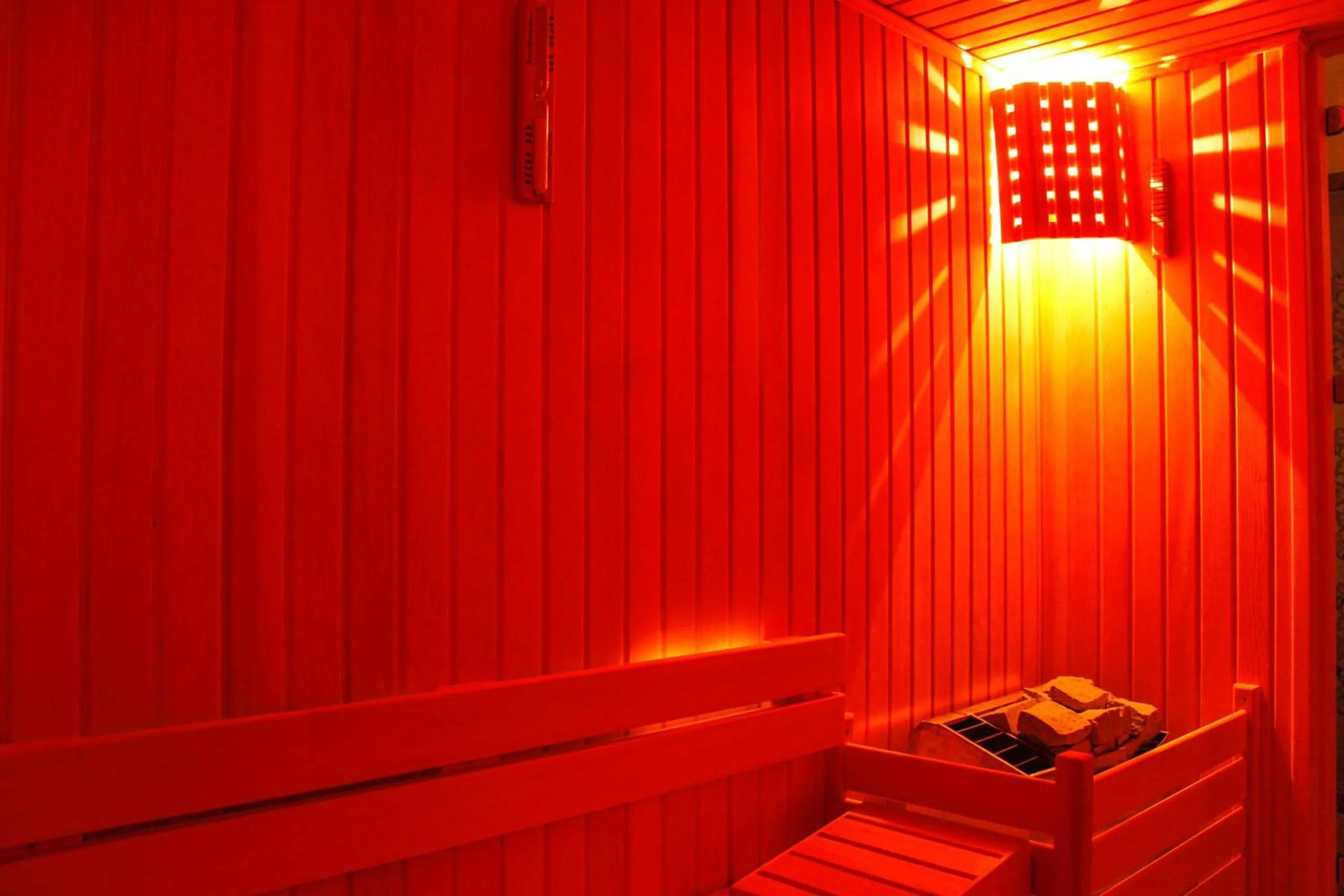 Ark Apart and Suite Hotel