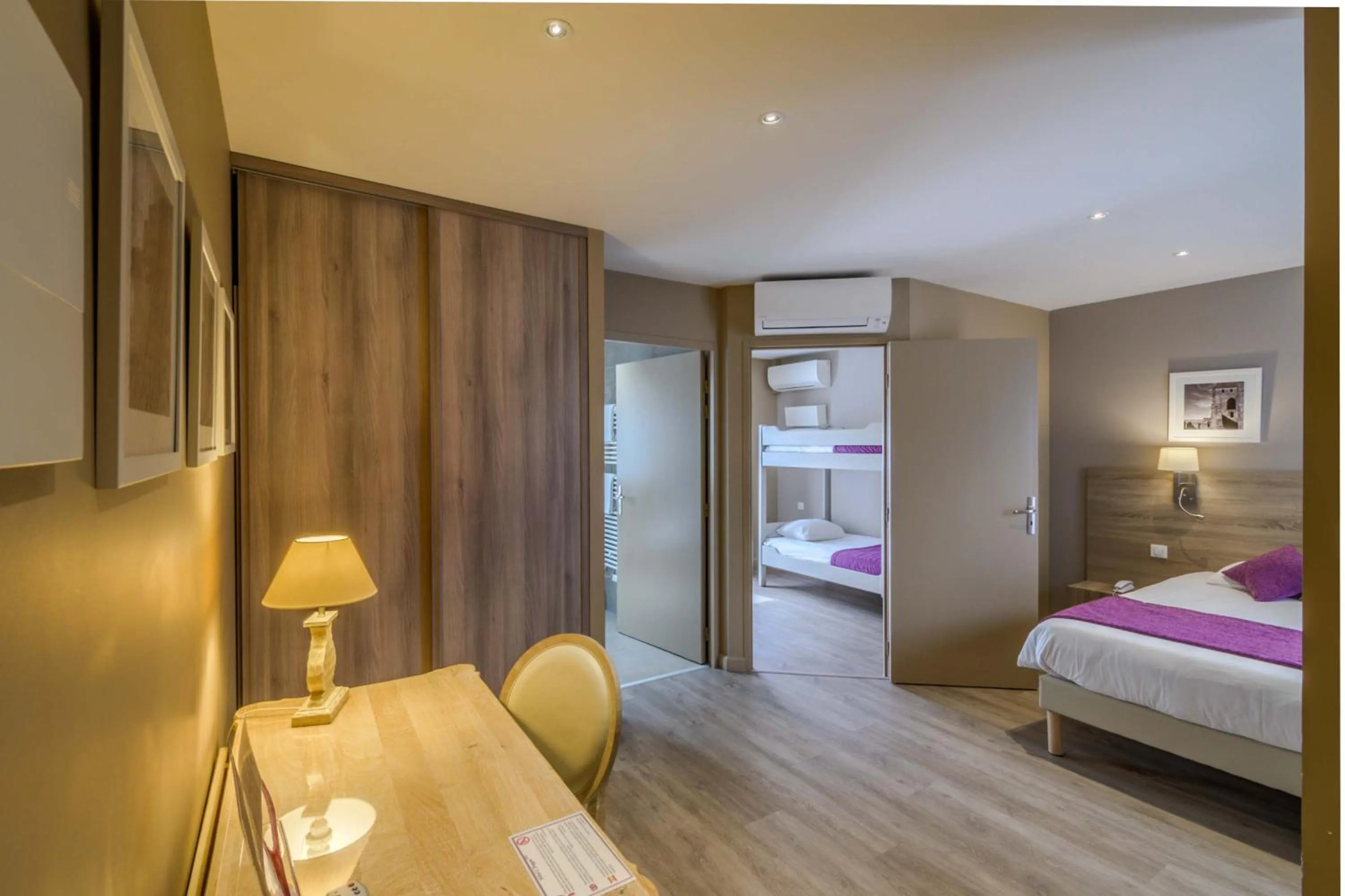 Photo of the whole room, Bed in Hôtel l'Aragon