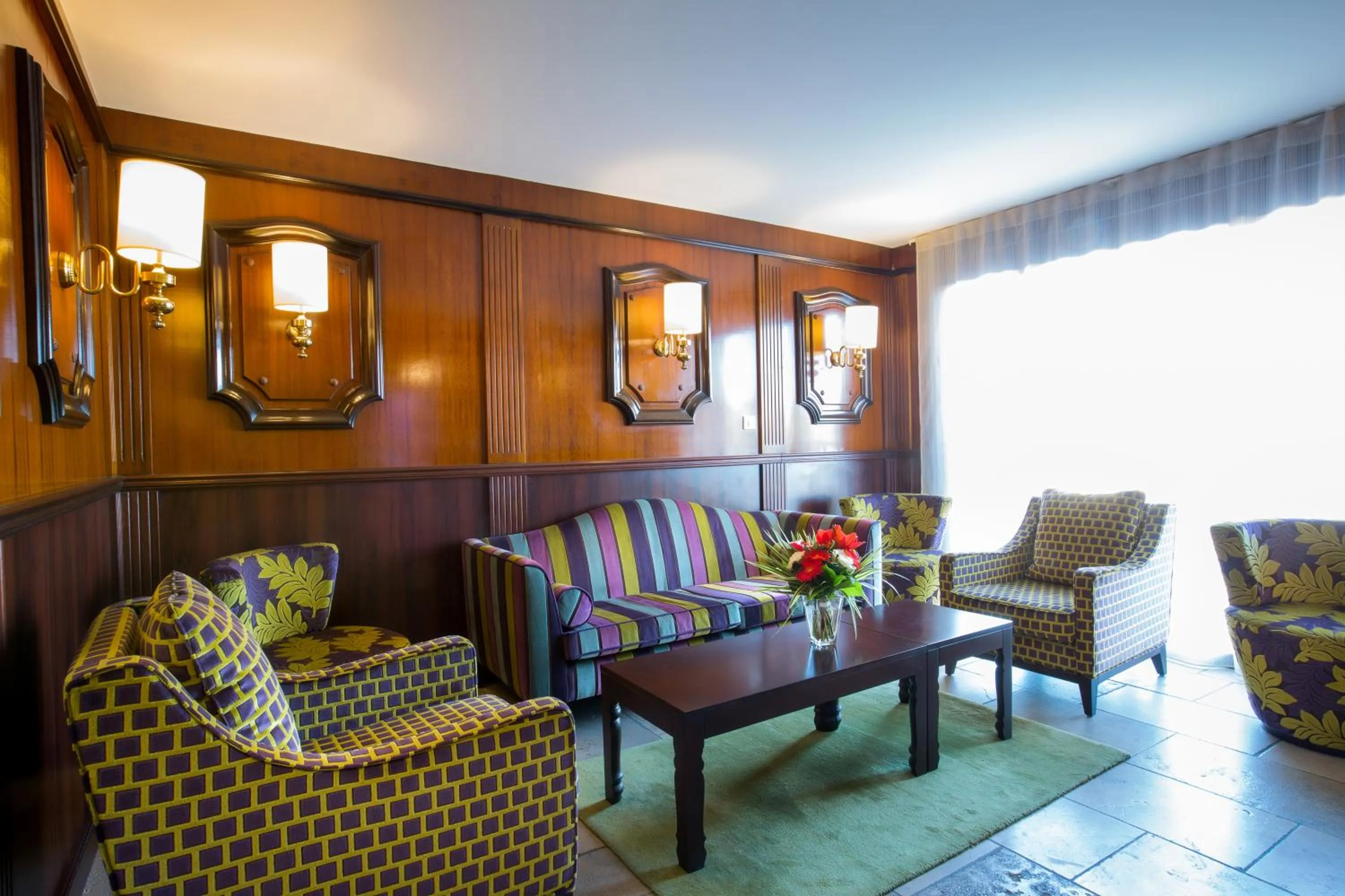 Living room in Hôtel l'Aragon