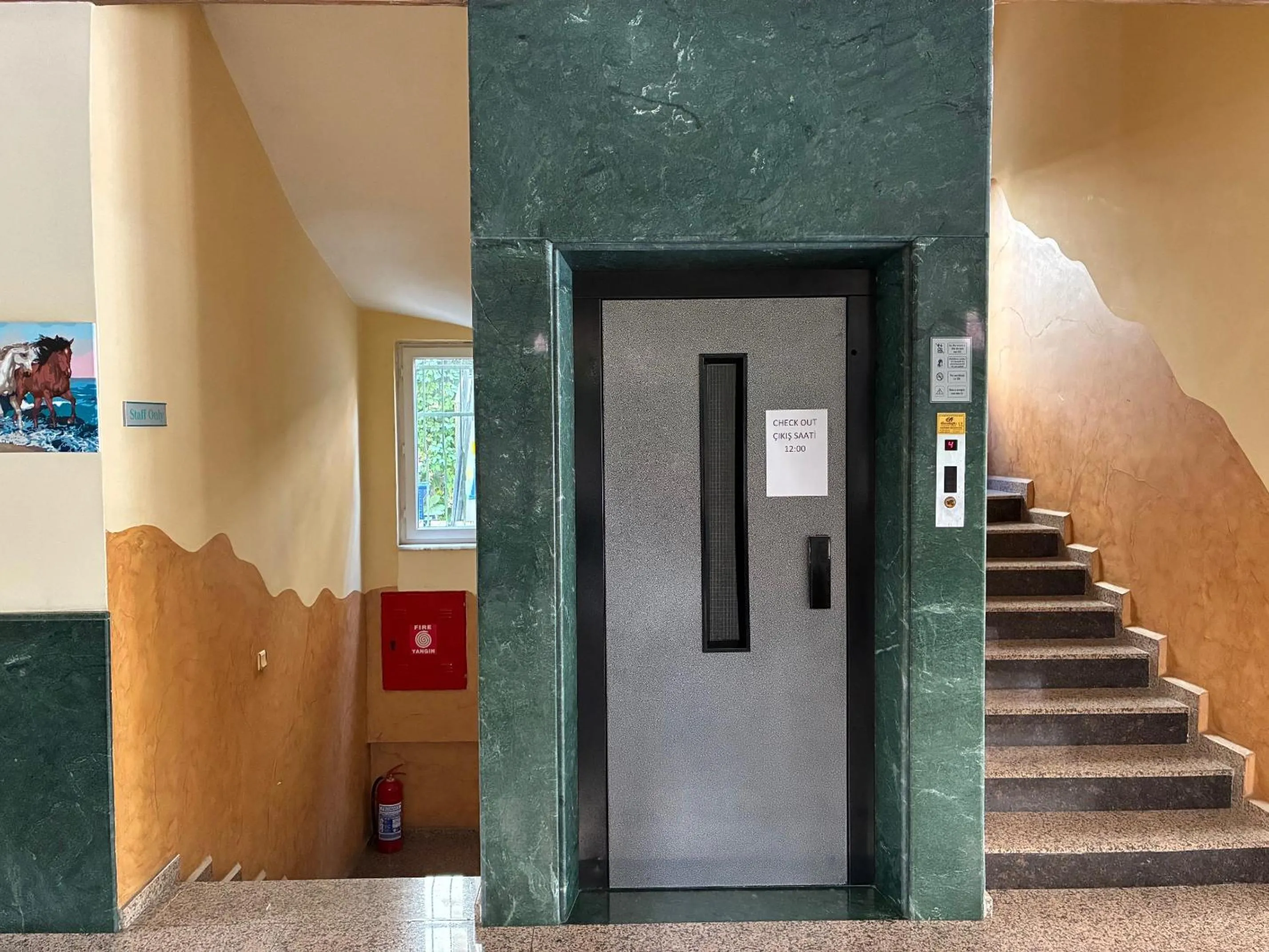 elevator in Sailorson Apart Hotel