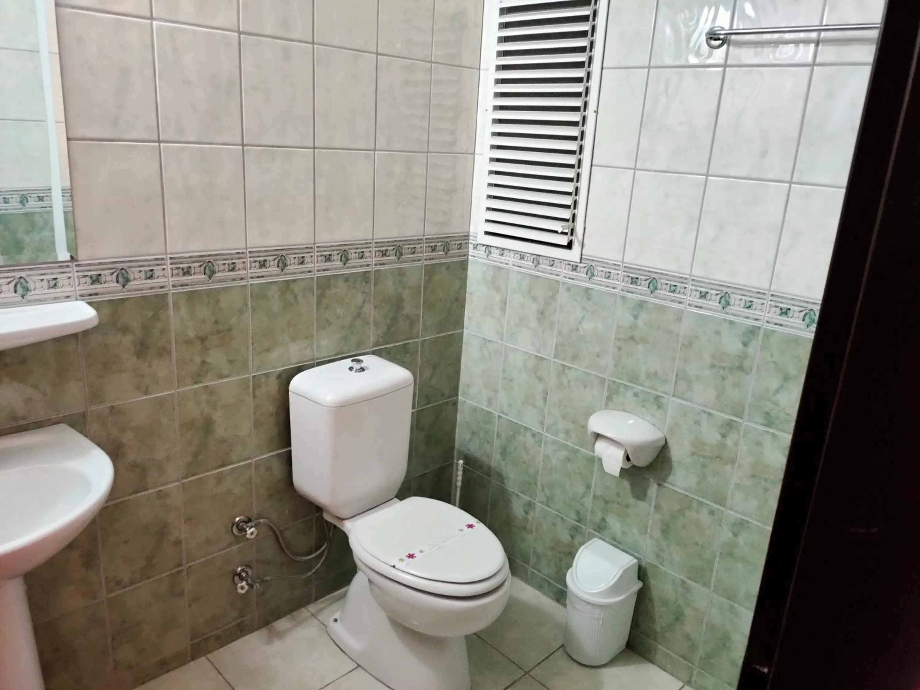 Bathroom in Sailorson Apart Hotel