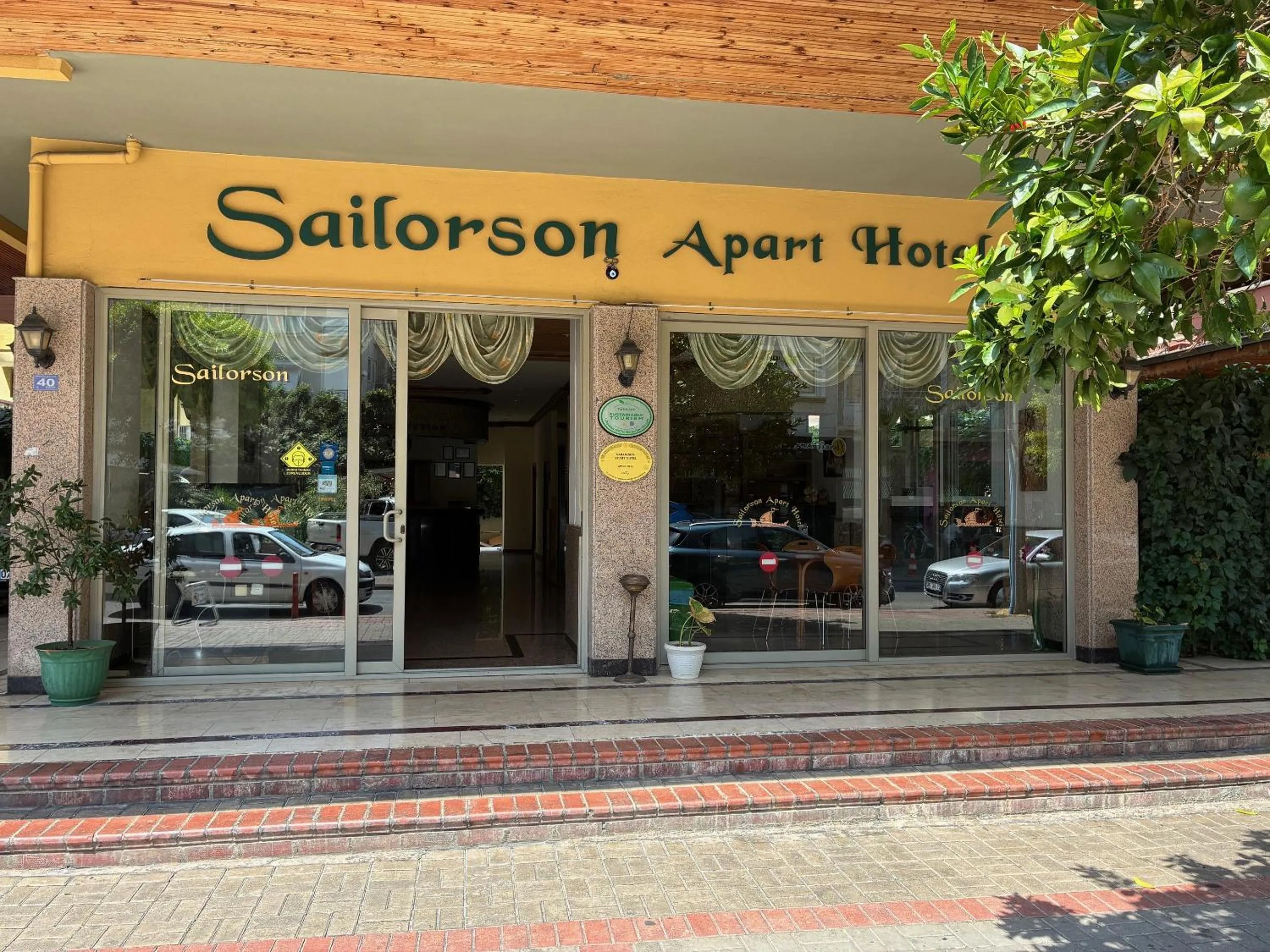 Property building in Sailorson Apart Hotel