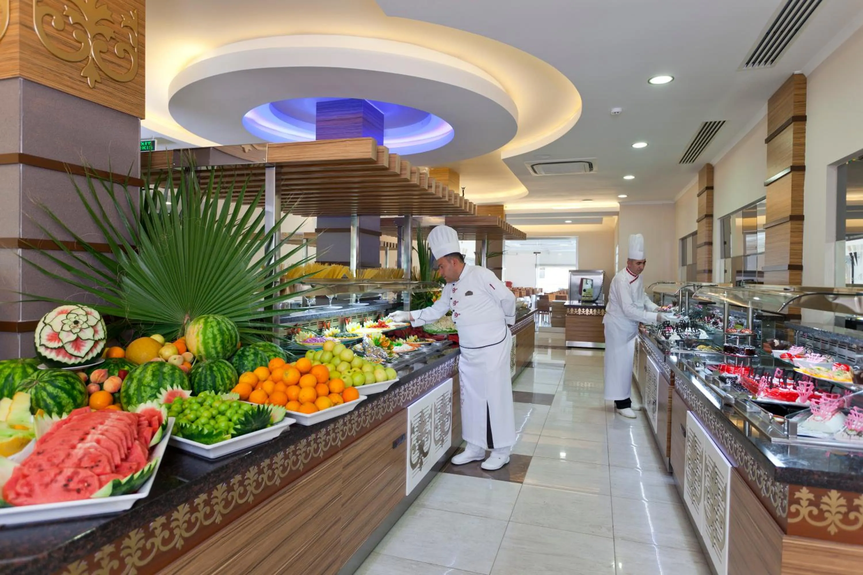 Restaurant/places to eat in Club Mermaid Village