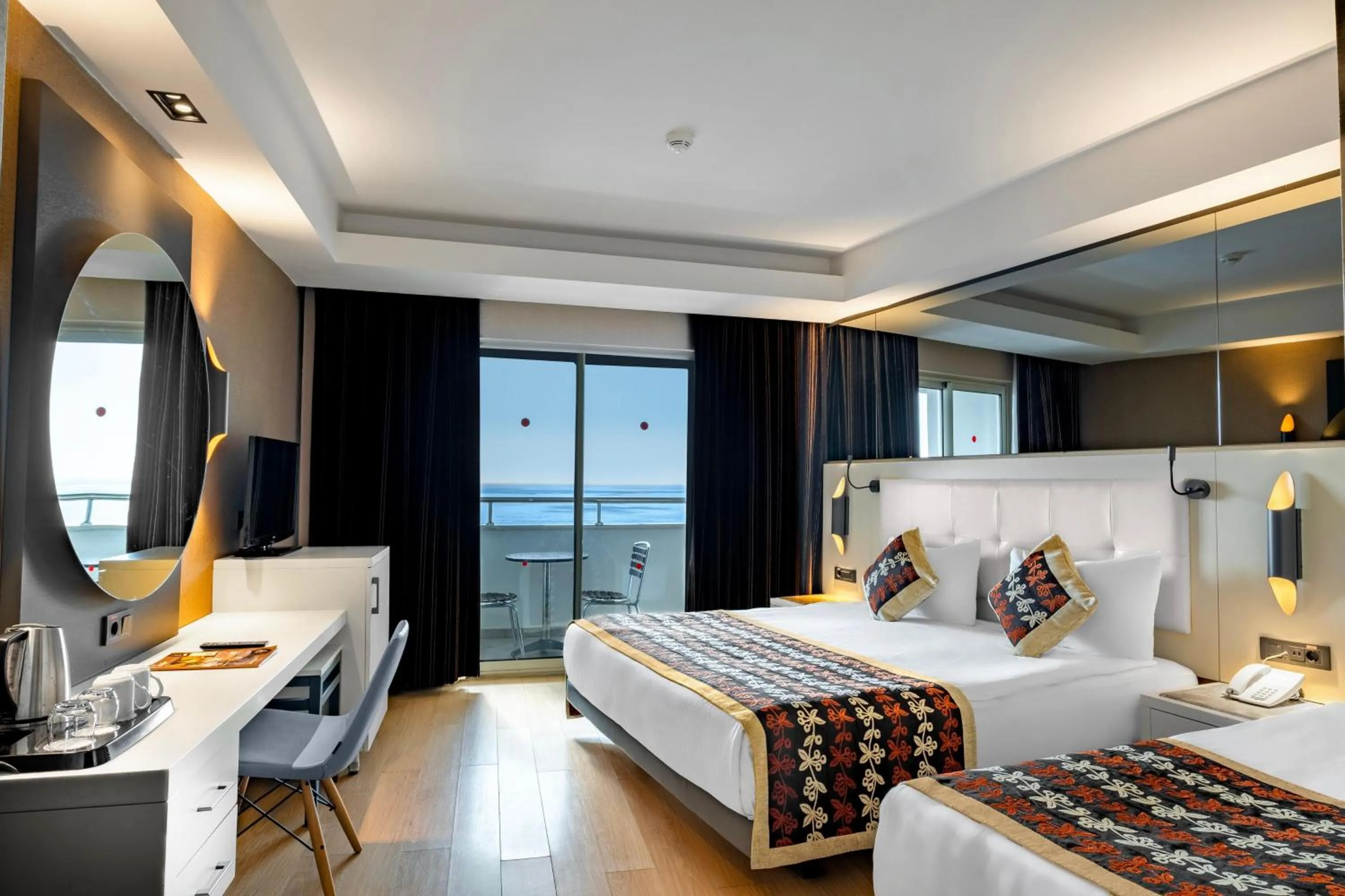 Photo of the whole room, Bed in Long Beach Alanya - Ultra All Inclusive