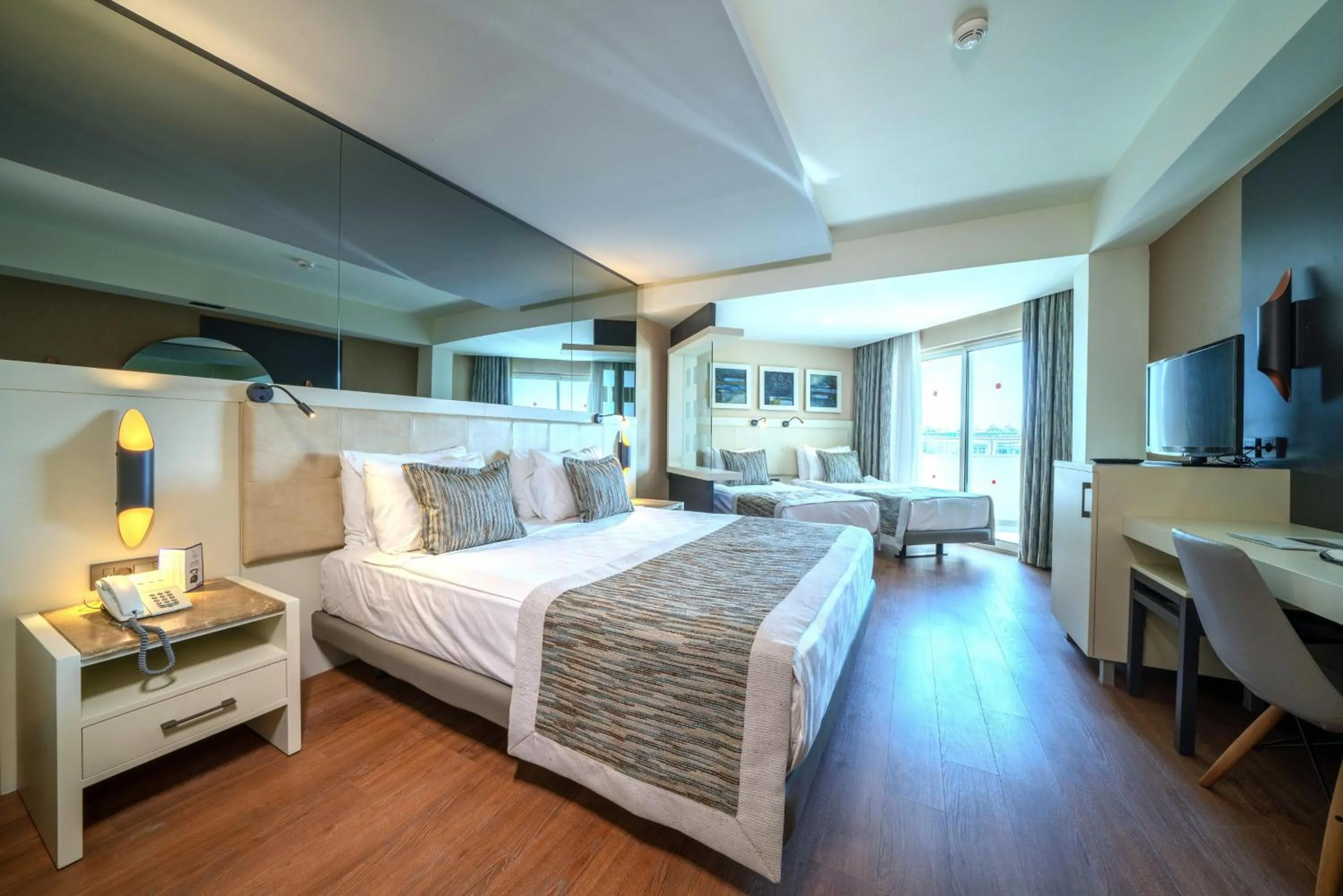 Photo of the whole room, Bed in Long Beach Alanya - Ultra All Inclusive