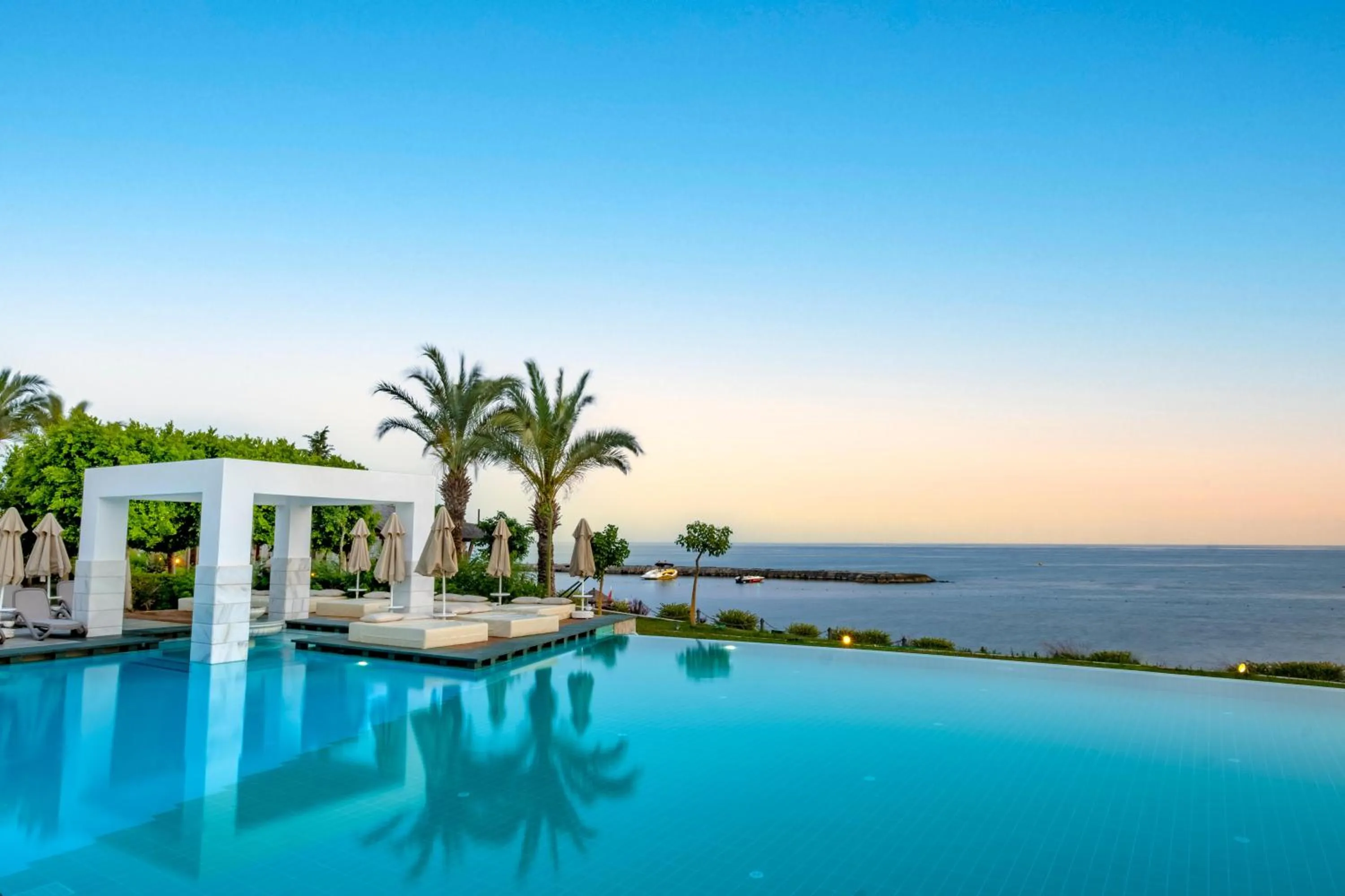 Swimming pool in Long Beach Alanya - Ultra All Inclusive