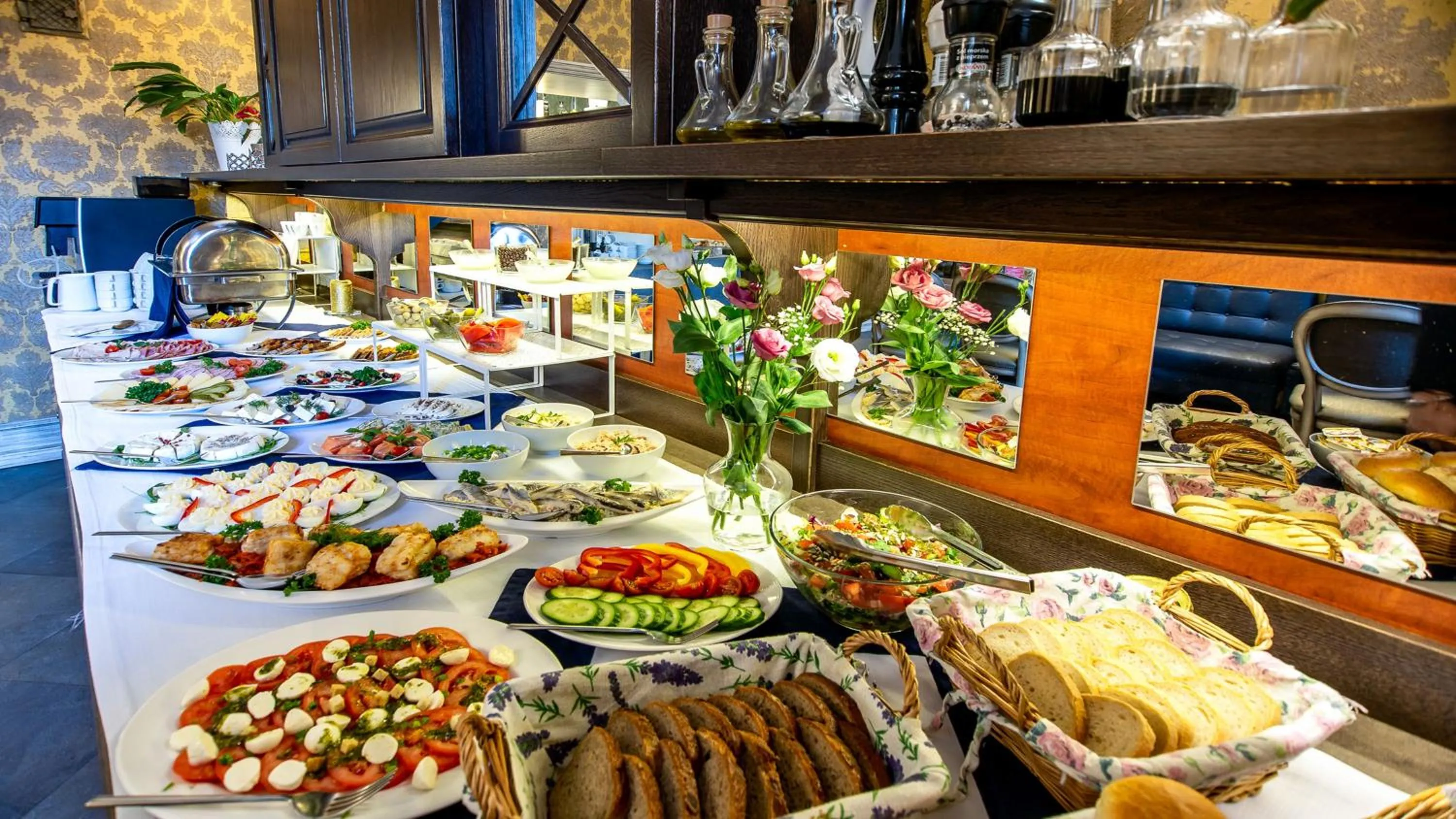 Restaurant/places to eat in Berberys Park Hotel