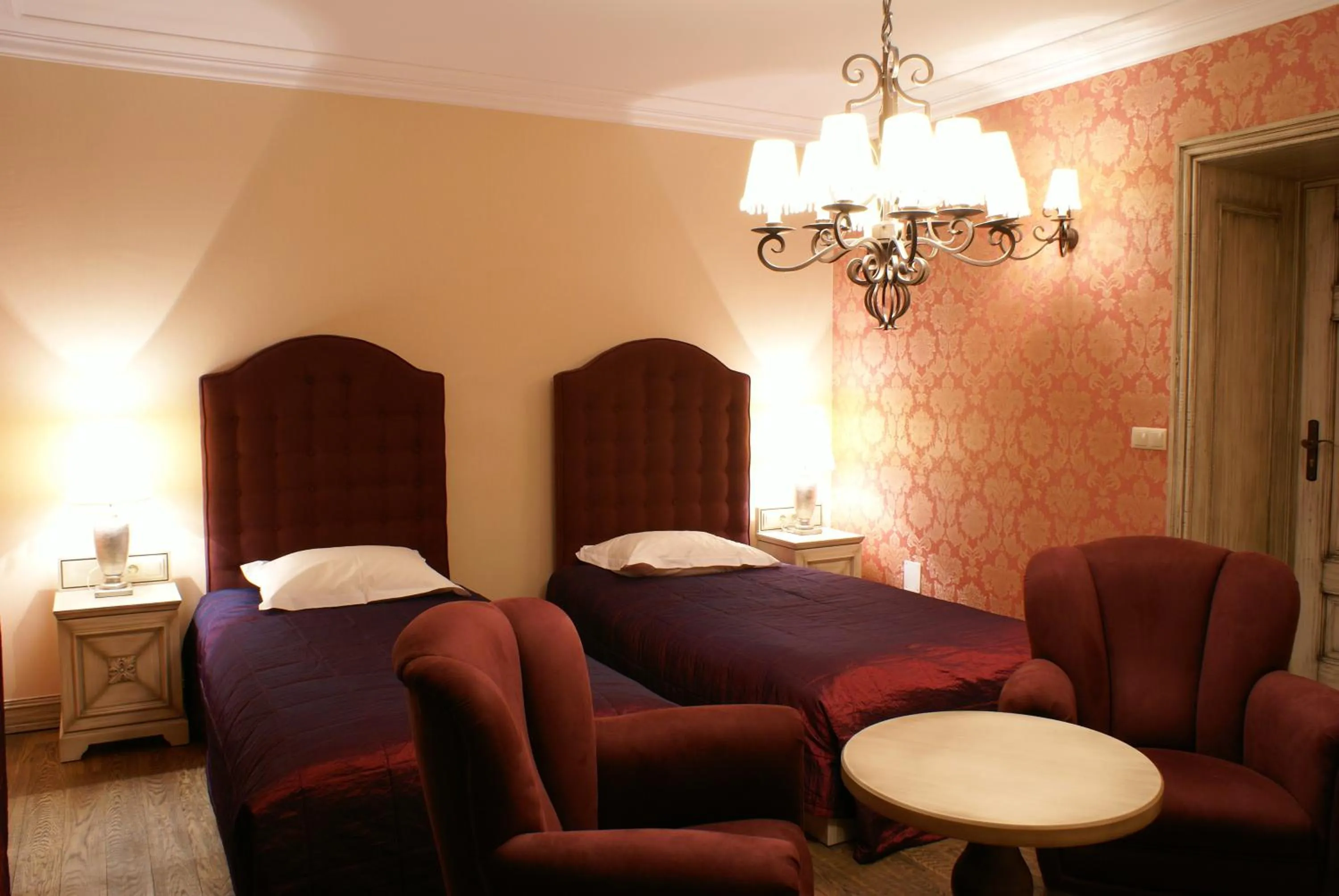 Photo of the whole room in Berberys Park Hotel