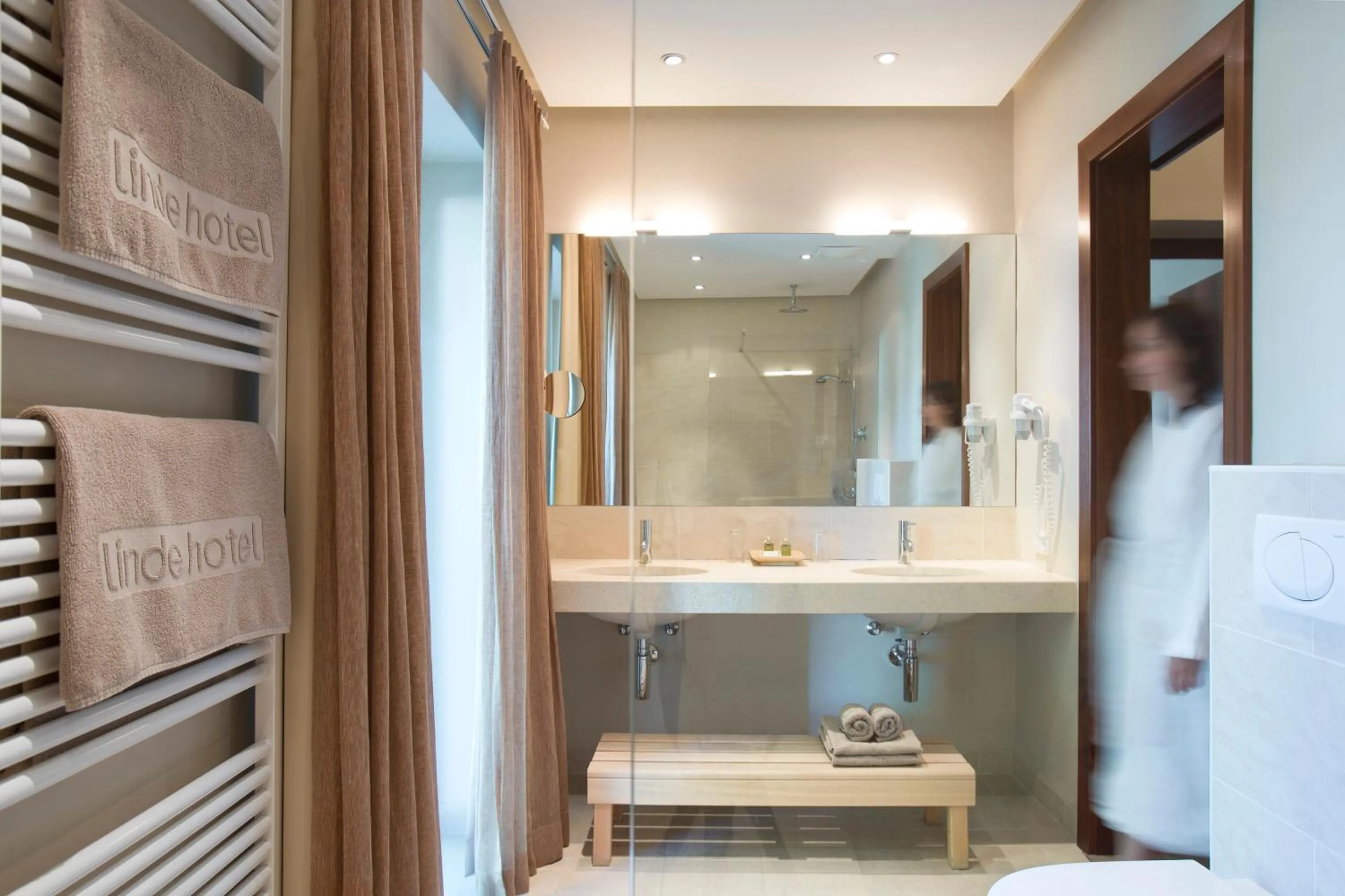 Bathroom in Hotel Linde