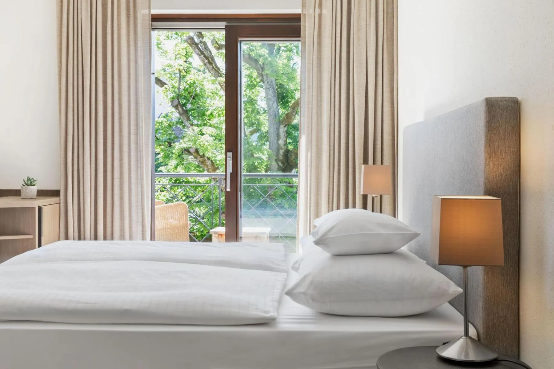 Bedroom, Bed in Hotel Linde