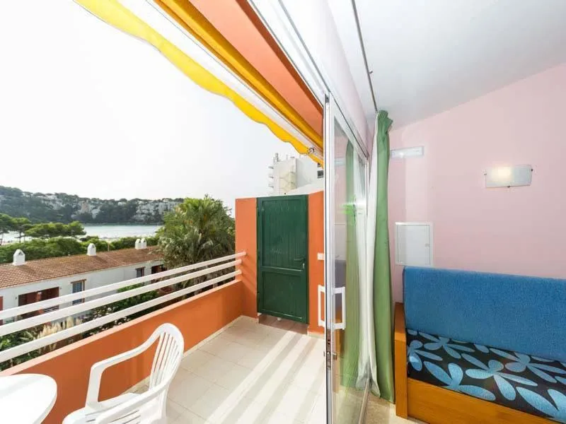 Bed in Galdana Gardens