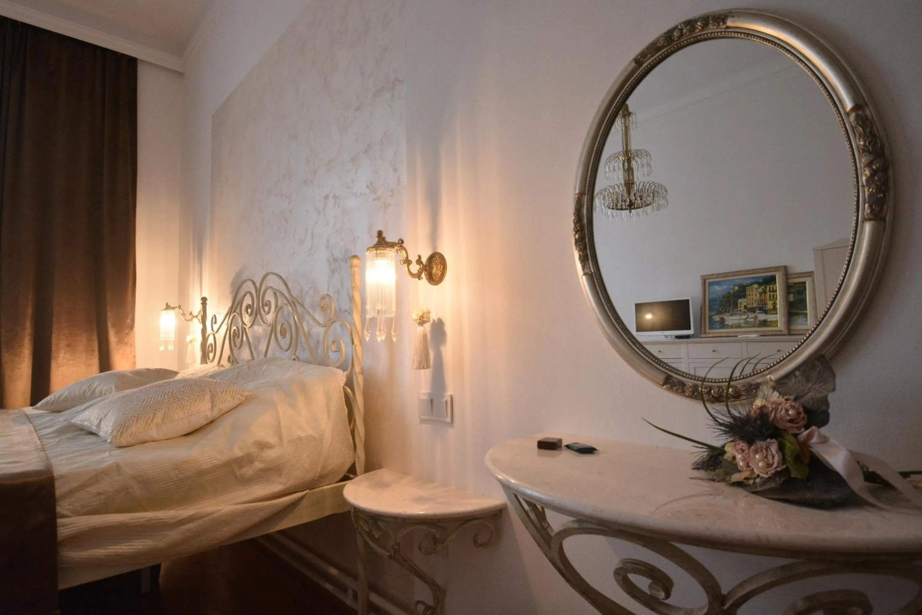 Bed in Rose & Margaret Kallina