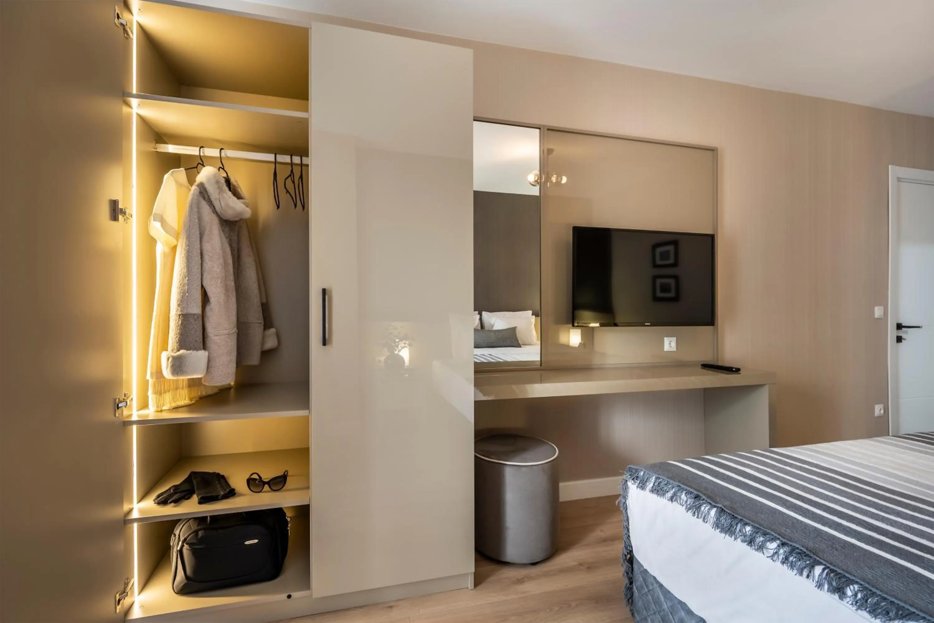 Bathroom, Bed in Çırağan Apart Bosphorus