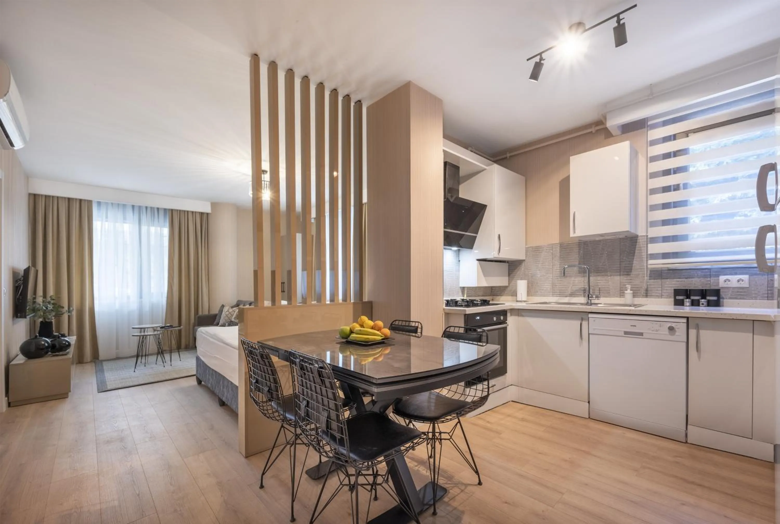 Dining area in Çırağan Apart Bosphorus