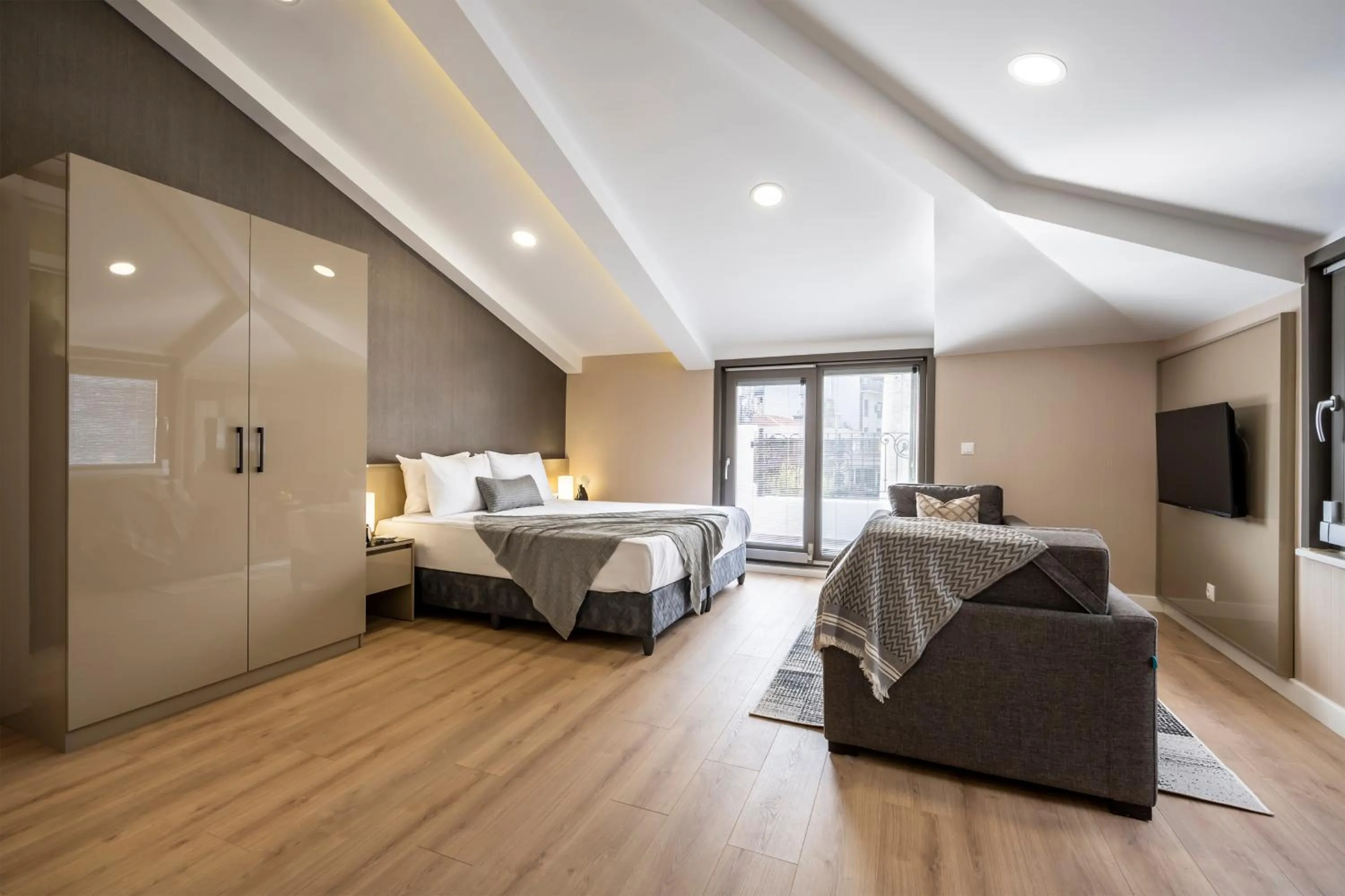 Seating area, Bed in Çırağan Apart Bosphorus