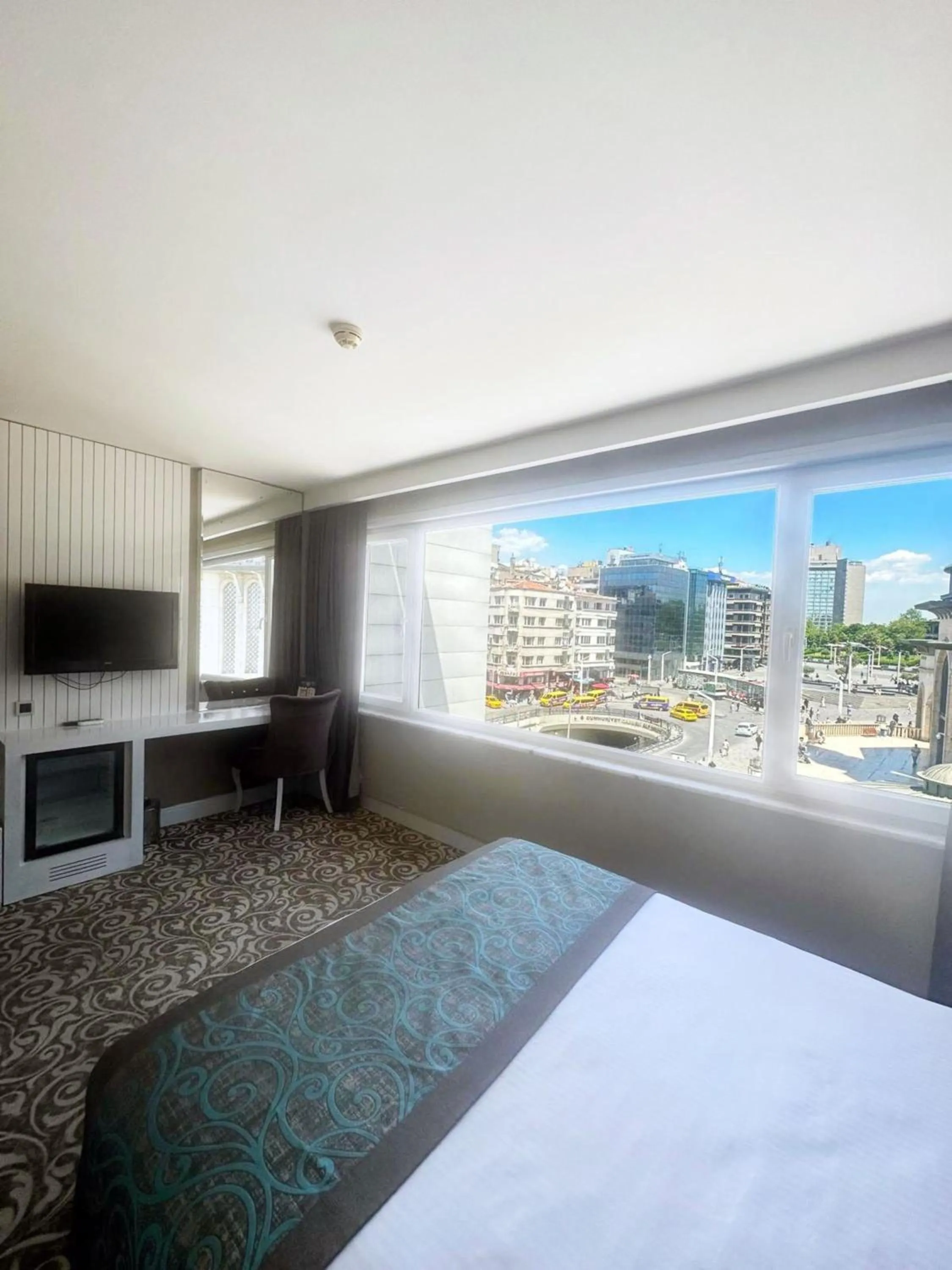 Bed in Taksim Line Hotel