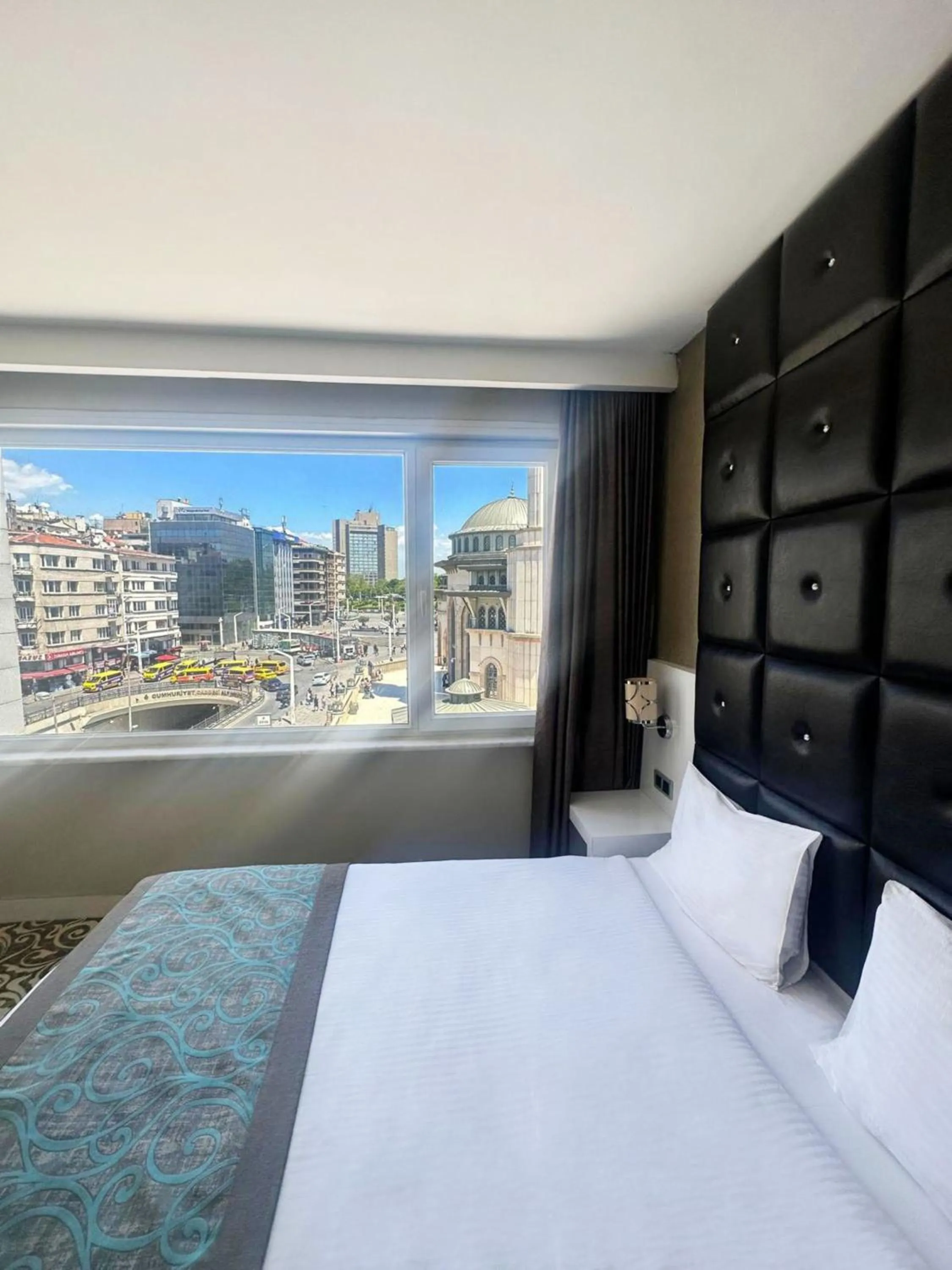 Bed in Taksim Line Hotel