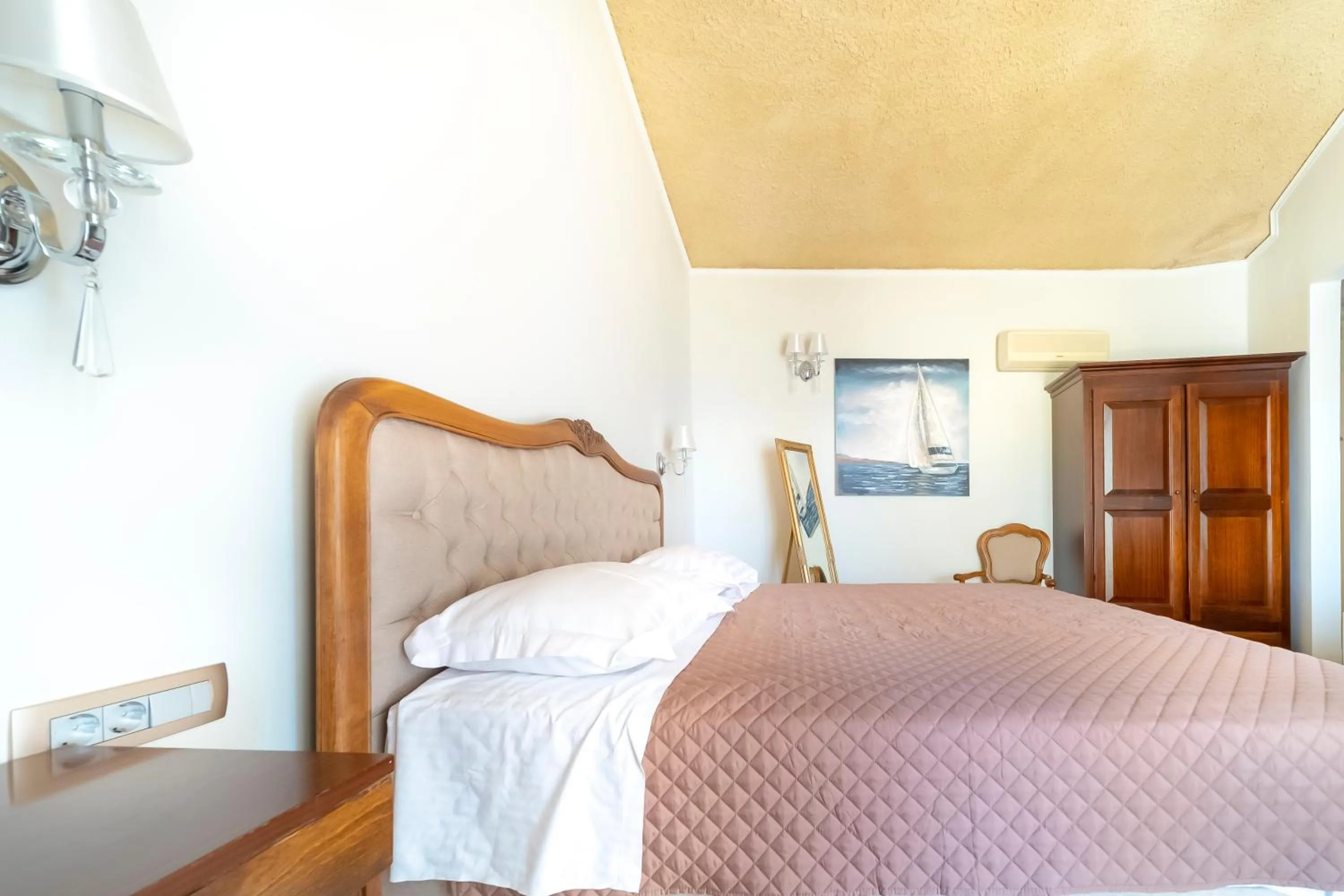 Bed in Agia Markella