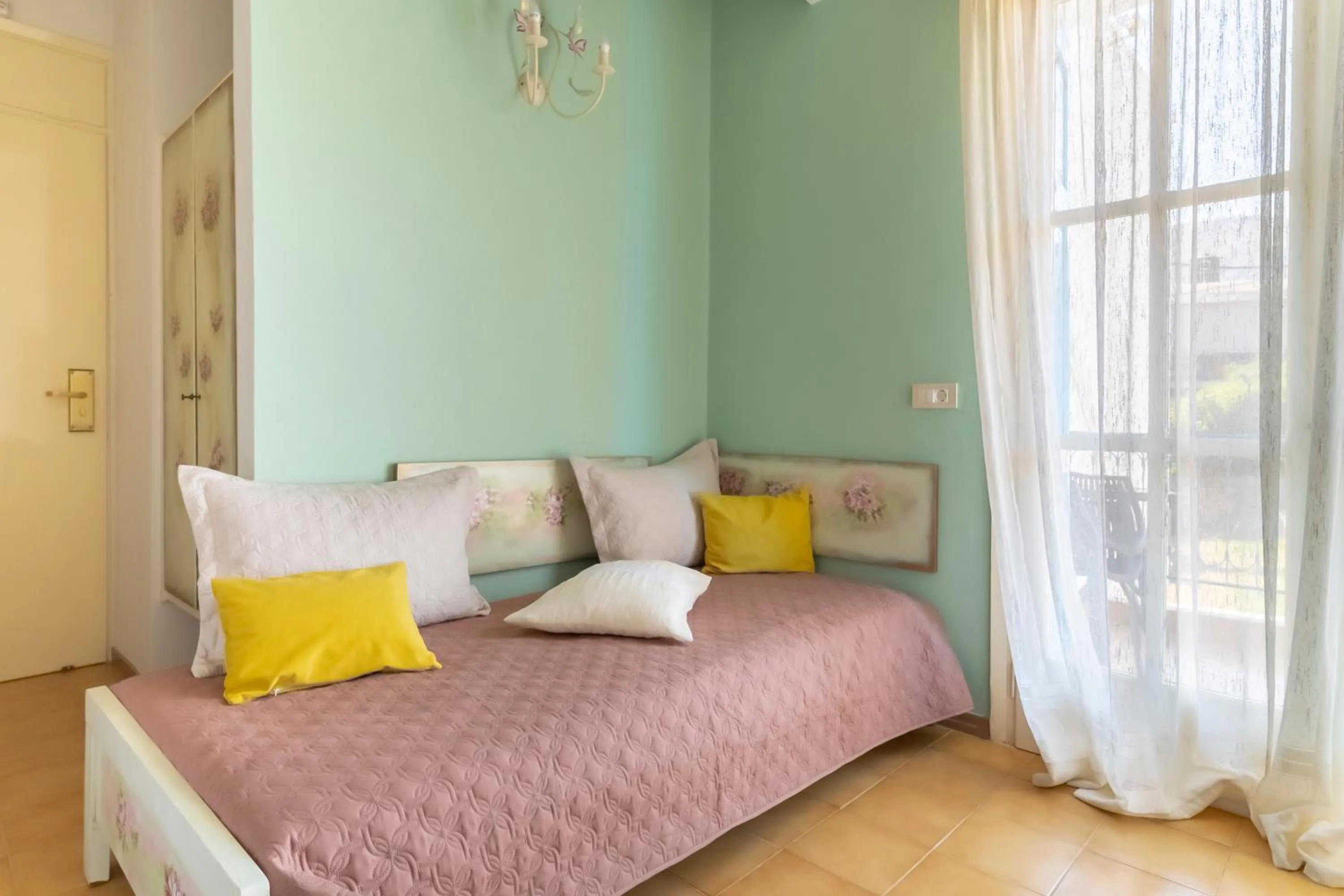 Bed in Agia Markella