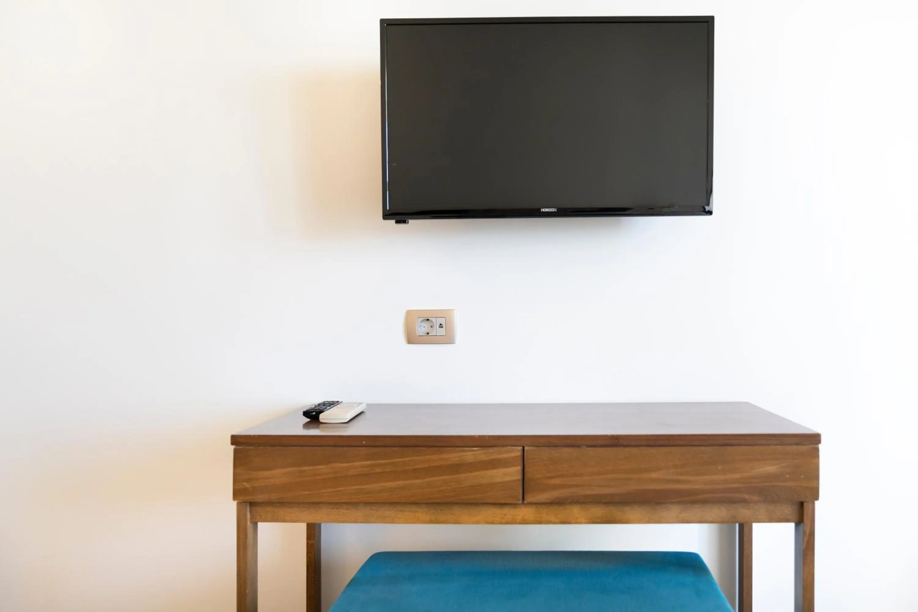 TV and multimedia in Agia Markella