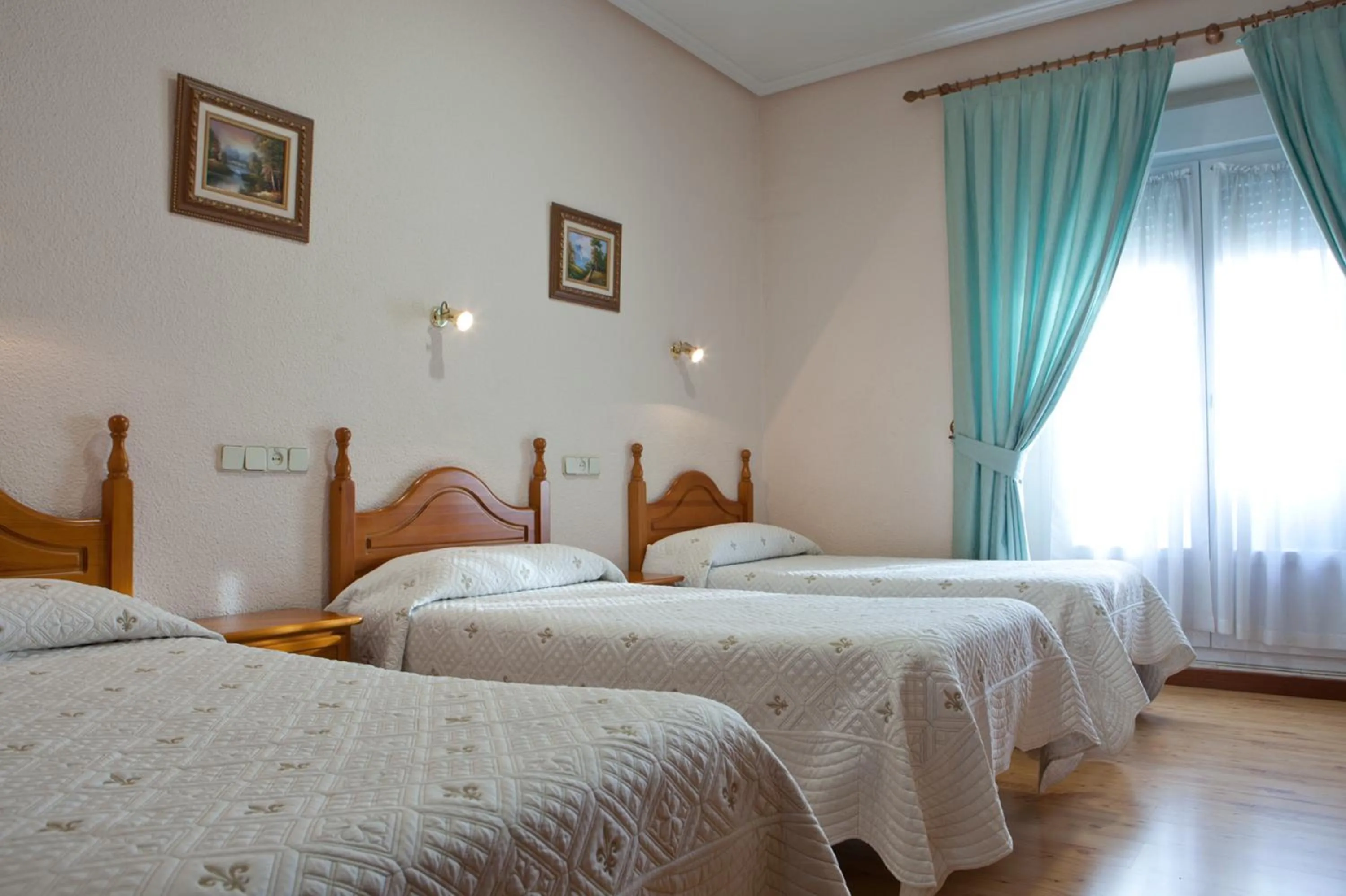 Bedroom, Bed in Hostal Zamora