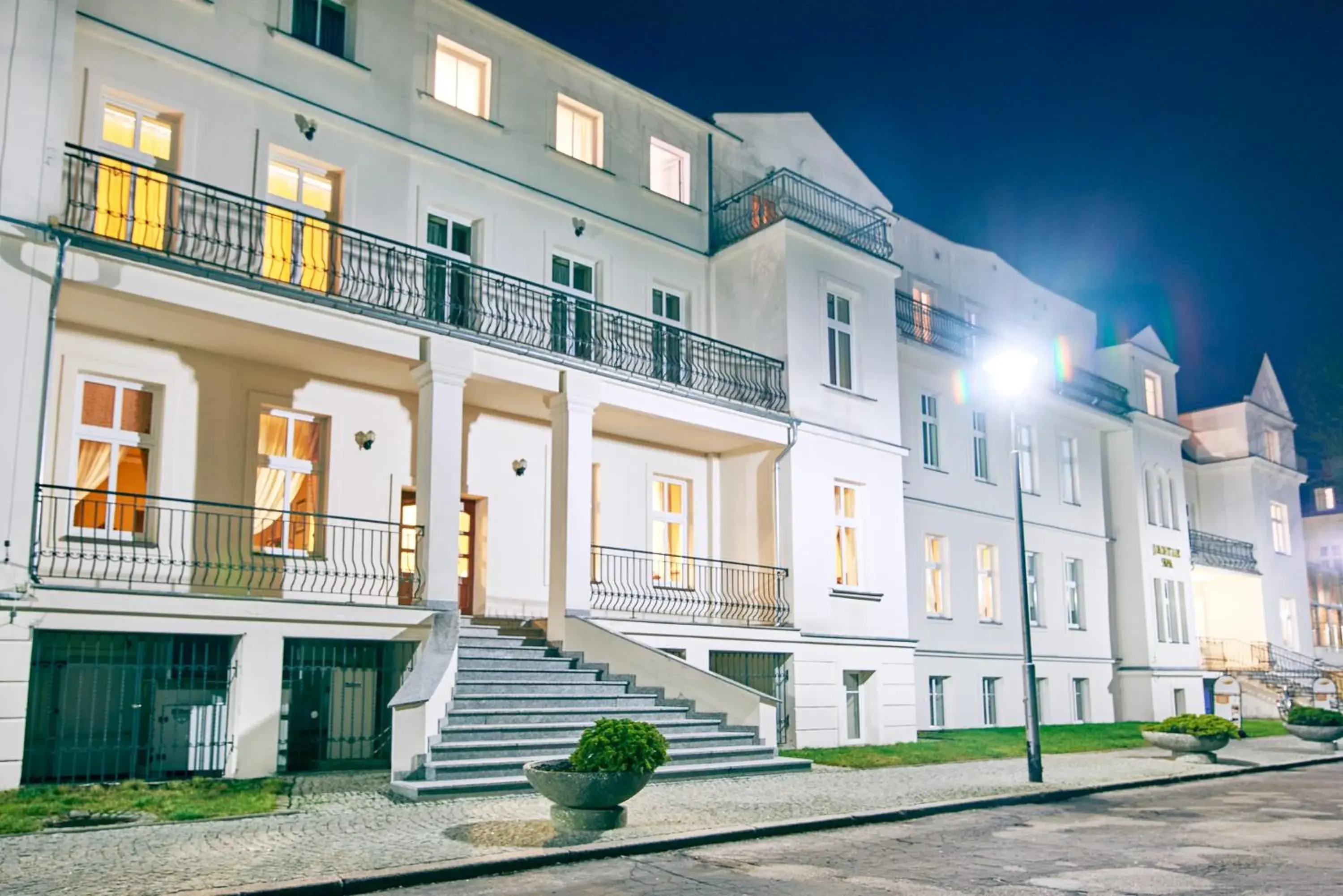 Facade/entrance in Jantar Hotel & SPA by Zdrojowa Facade/entrance in Jantar Hotel & SPA by Zdrojowa