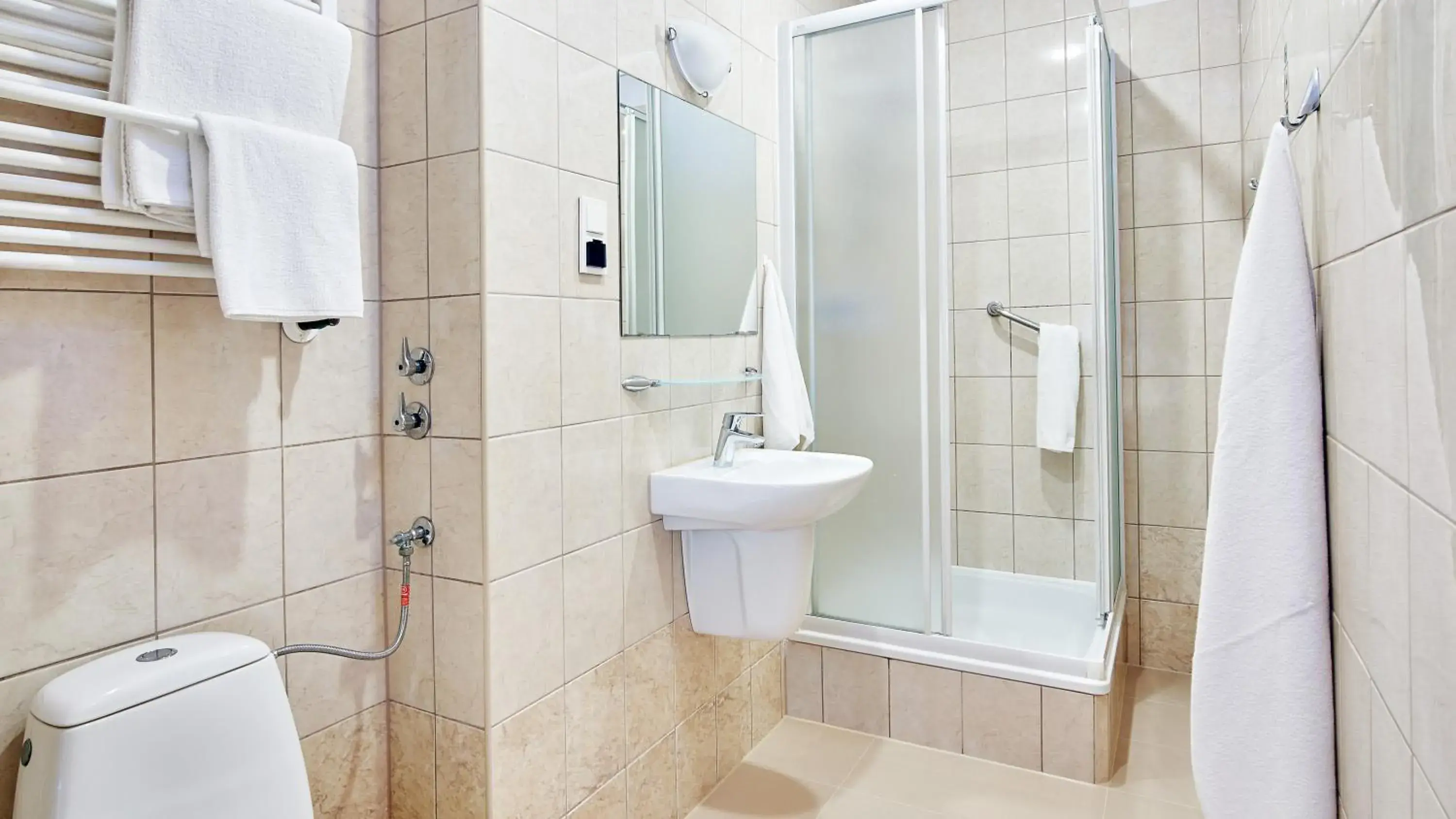 Bathroom in Jantar Hotel & SPA by Zdrojowa Bathroom in Jantar Hotel & SPA by Zdrojowa